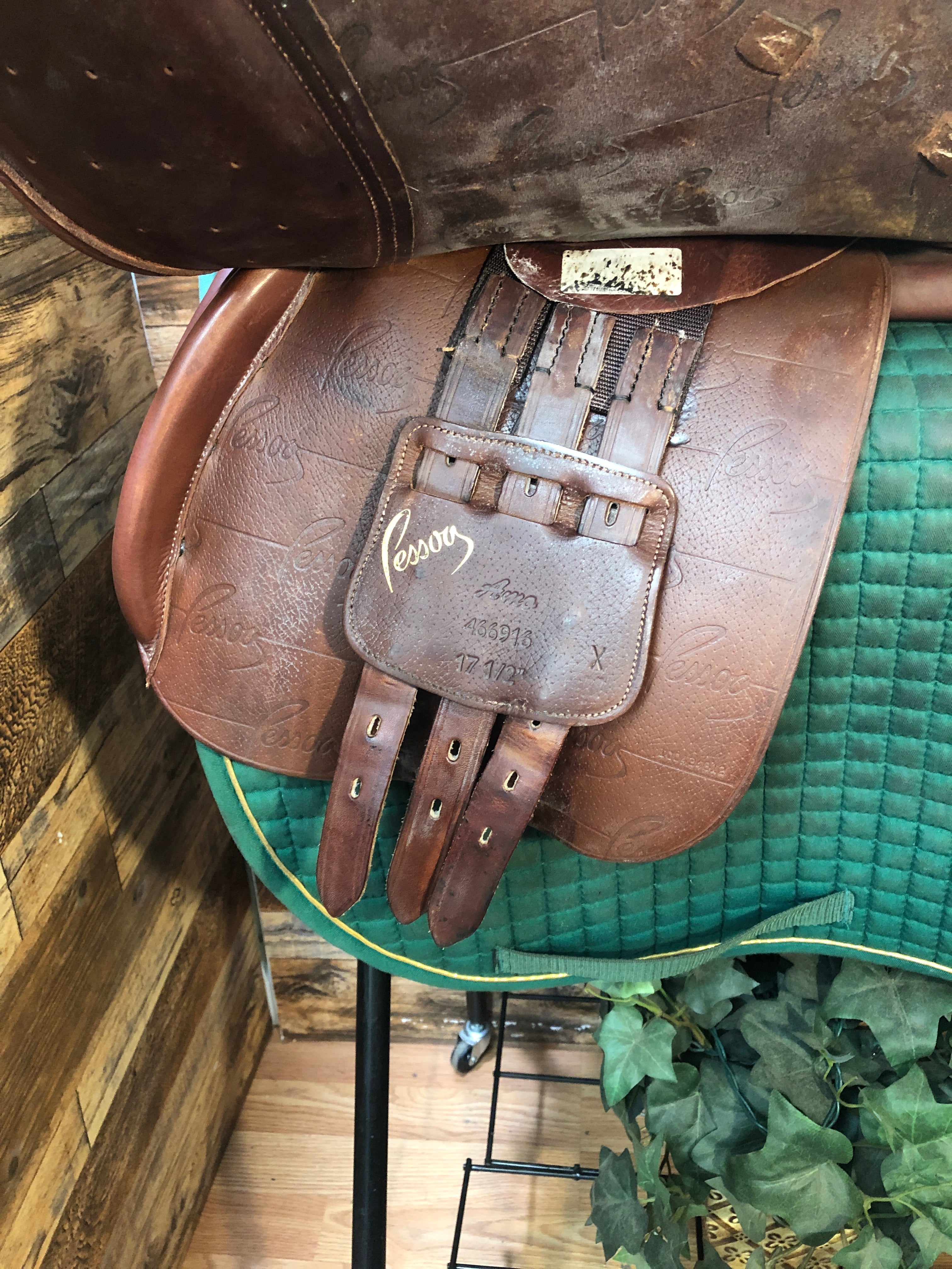 17.5" Pessoa AMO Close Contact Saddle