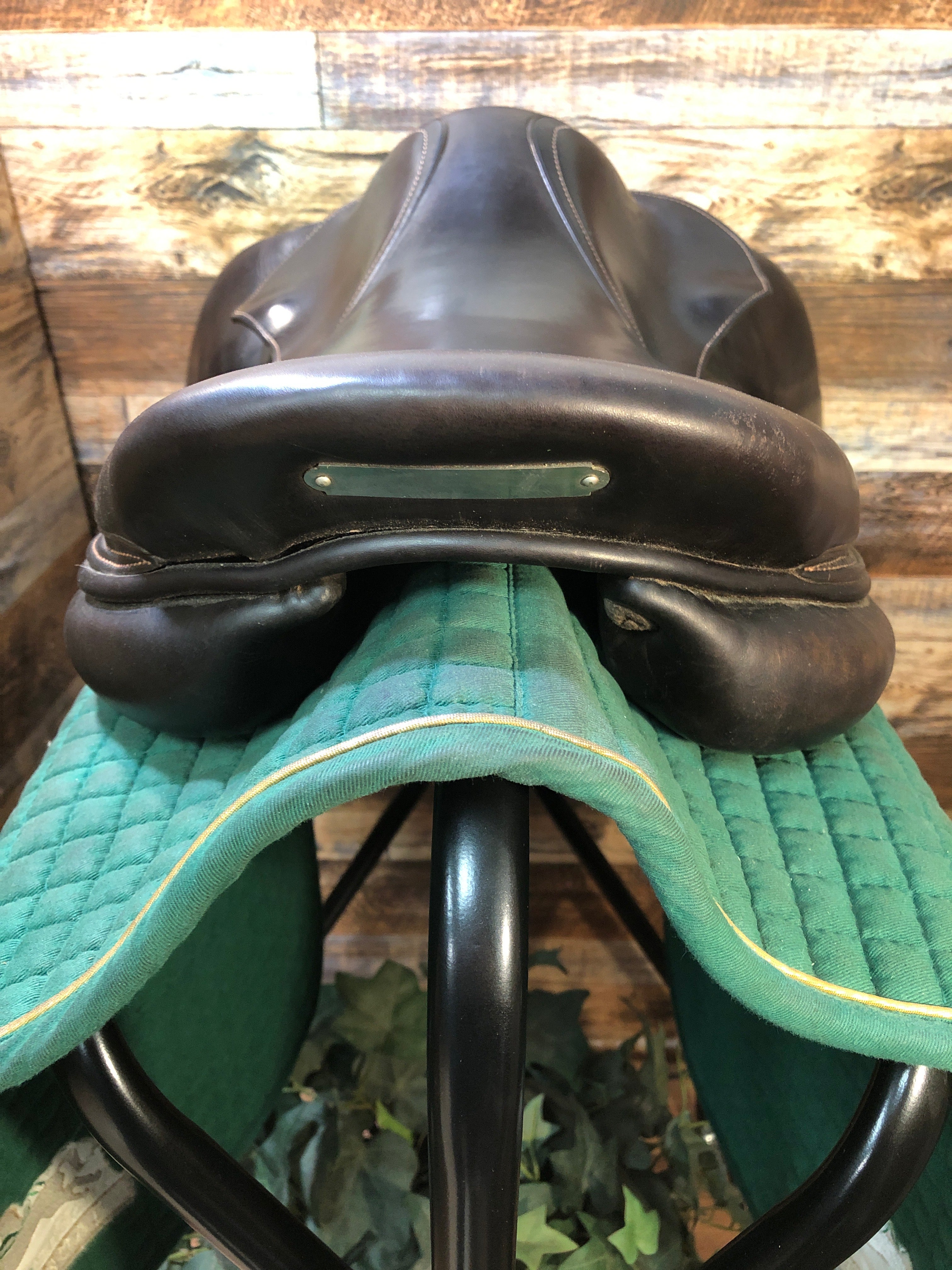 17" Voltaire Palm Beach Jump Saddle