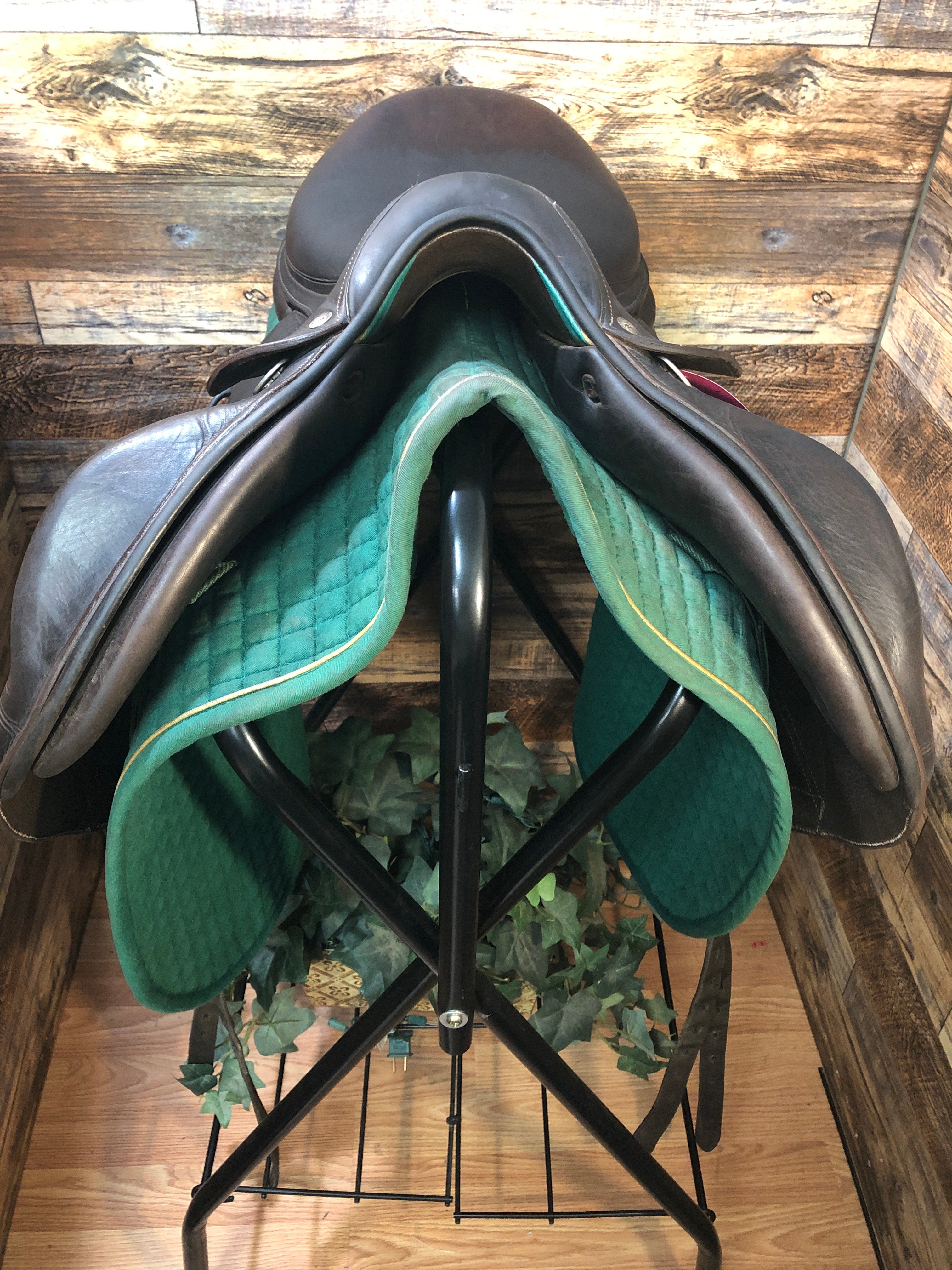 17" Voltaire Lexington Monoflap Jump Saddle