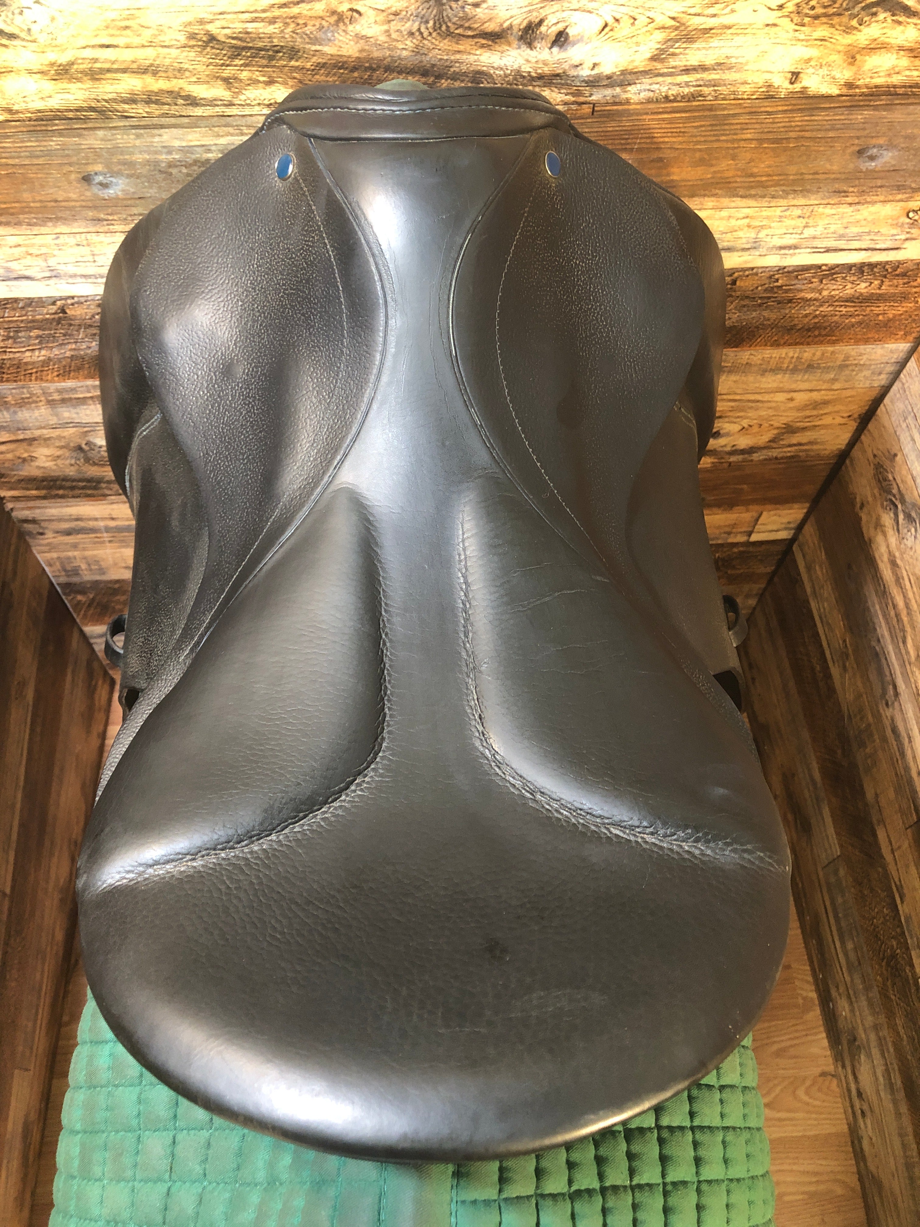 18" Stubben Gensis Spezial Dressage Saddle
