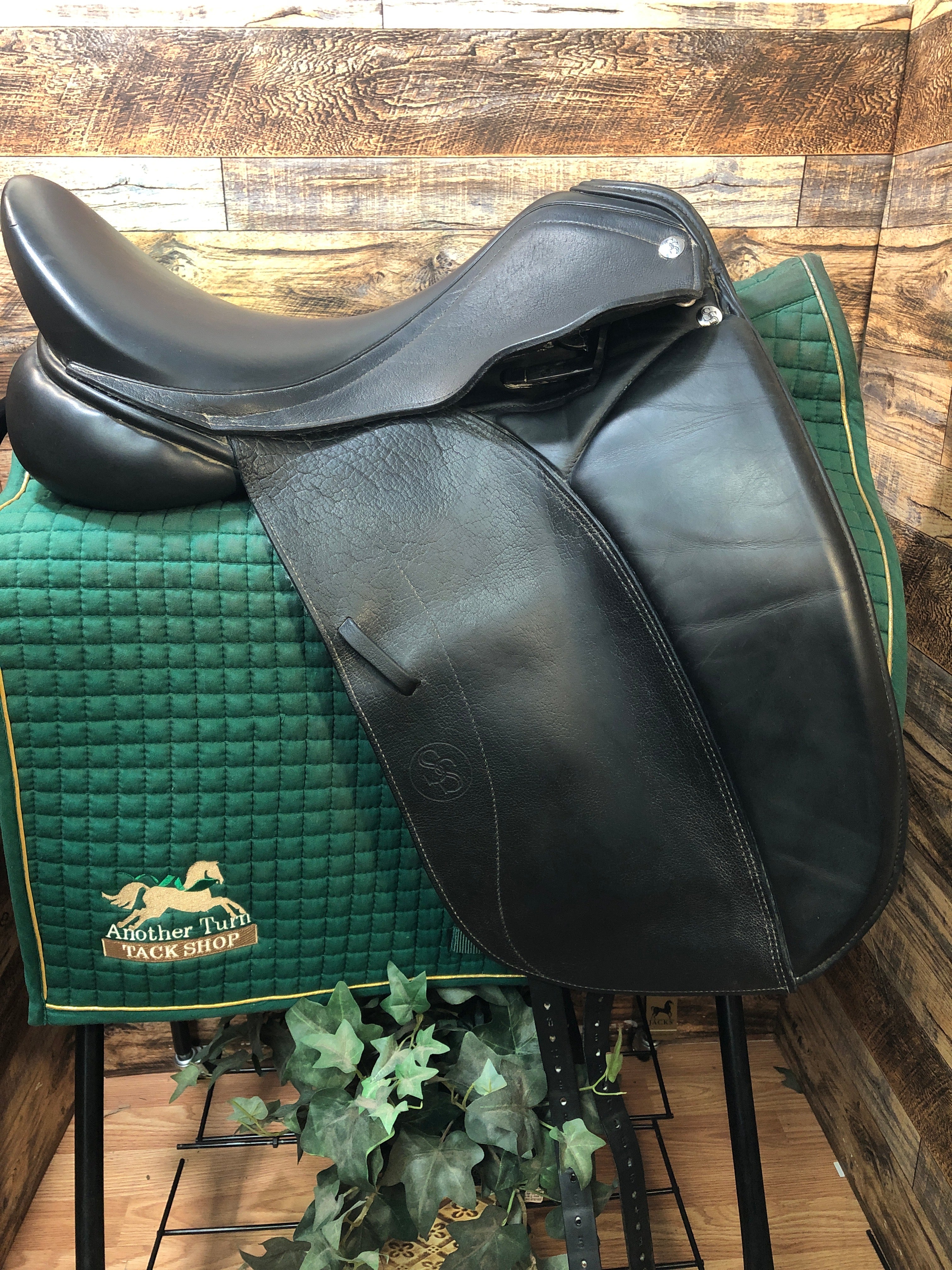 18.5" Sankey Dressage Saddle 0812414 18.5 M/W 18" Flap XTSS