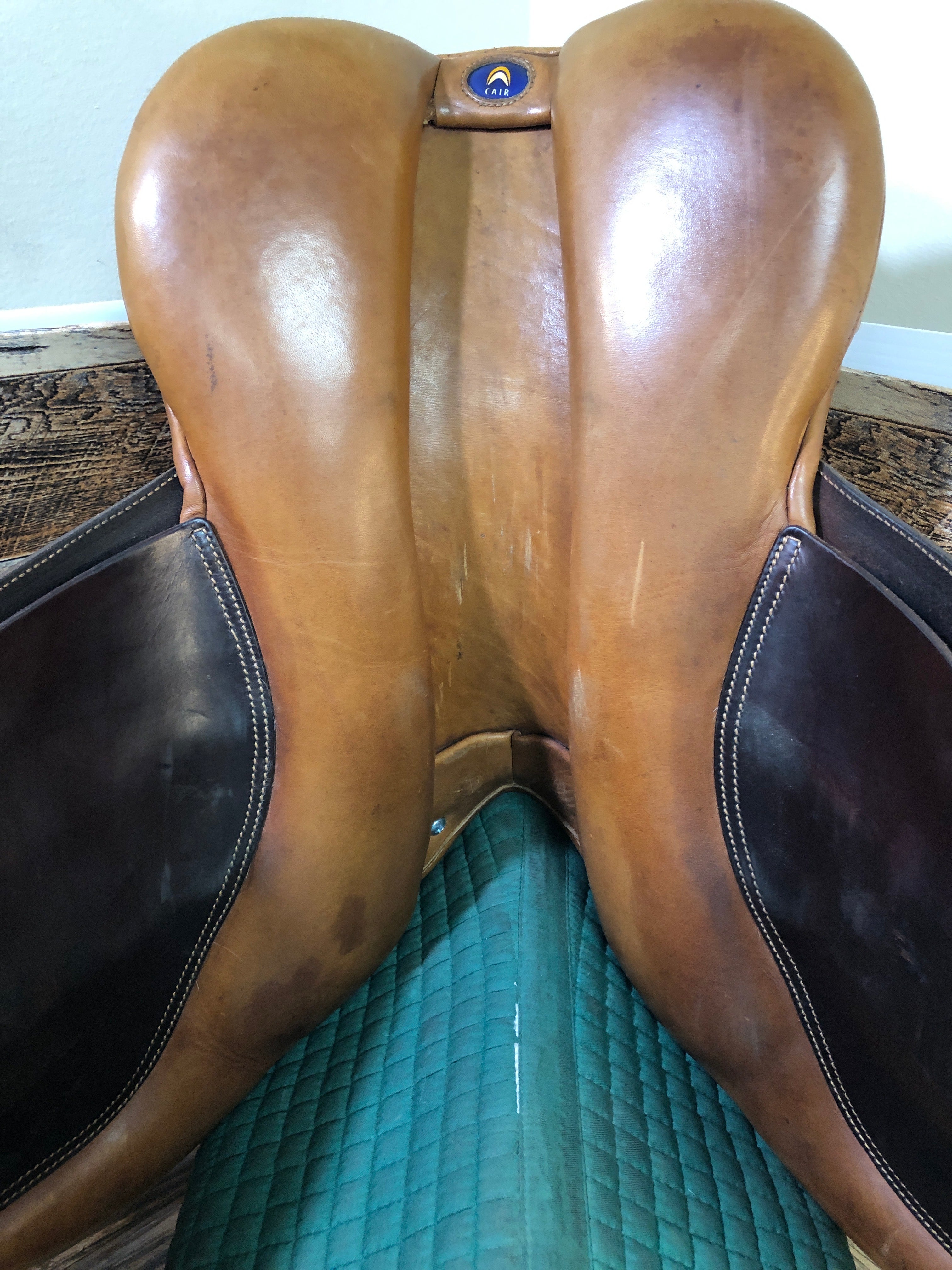 17" Bates Carilli Close Contact Saddle