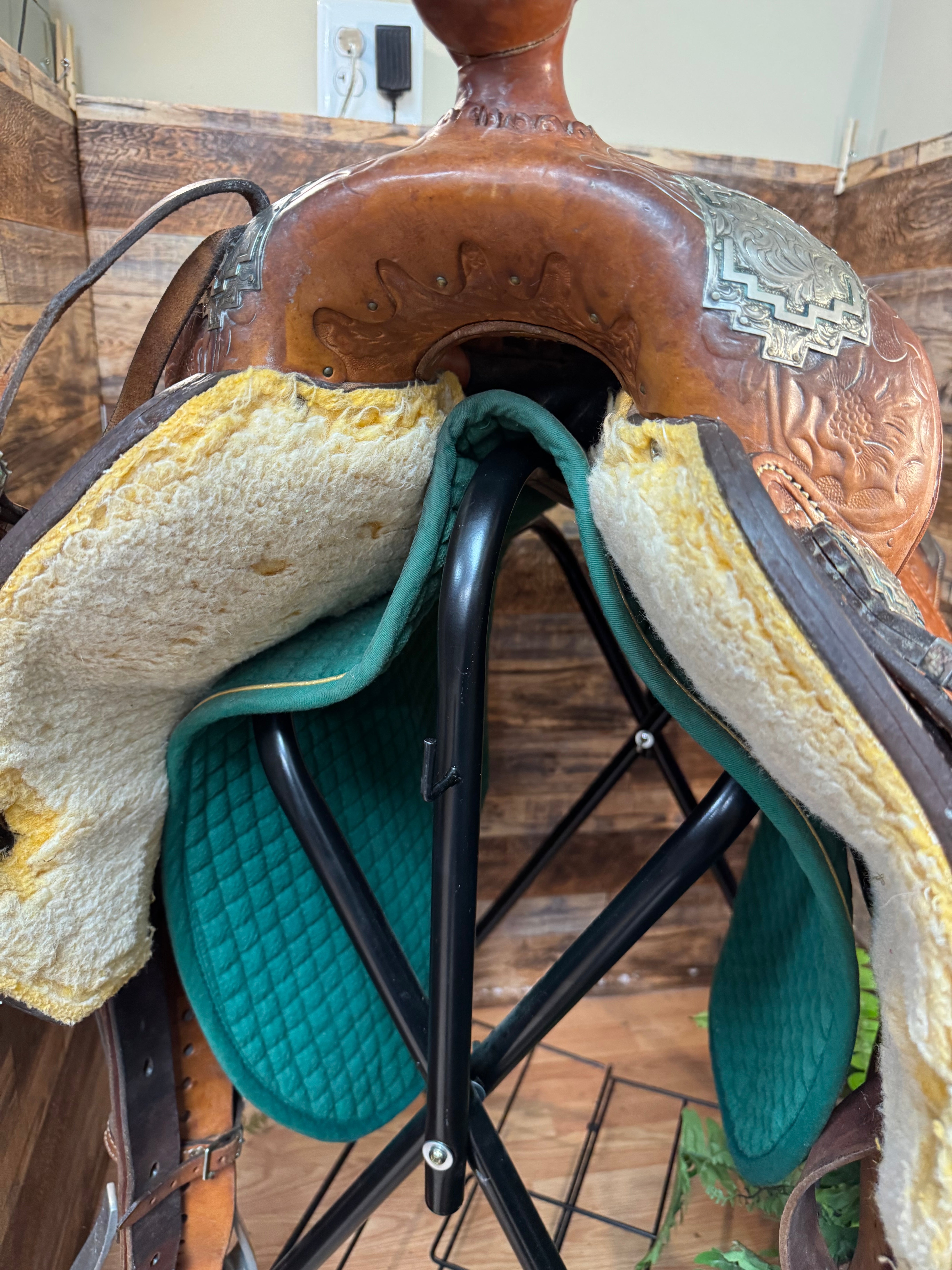 16.5 Big Horn Western Saddle w/