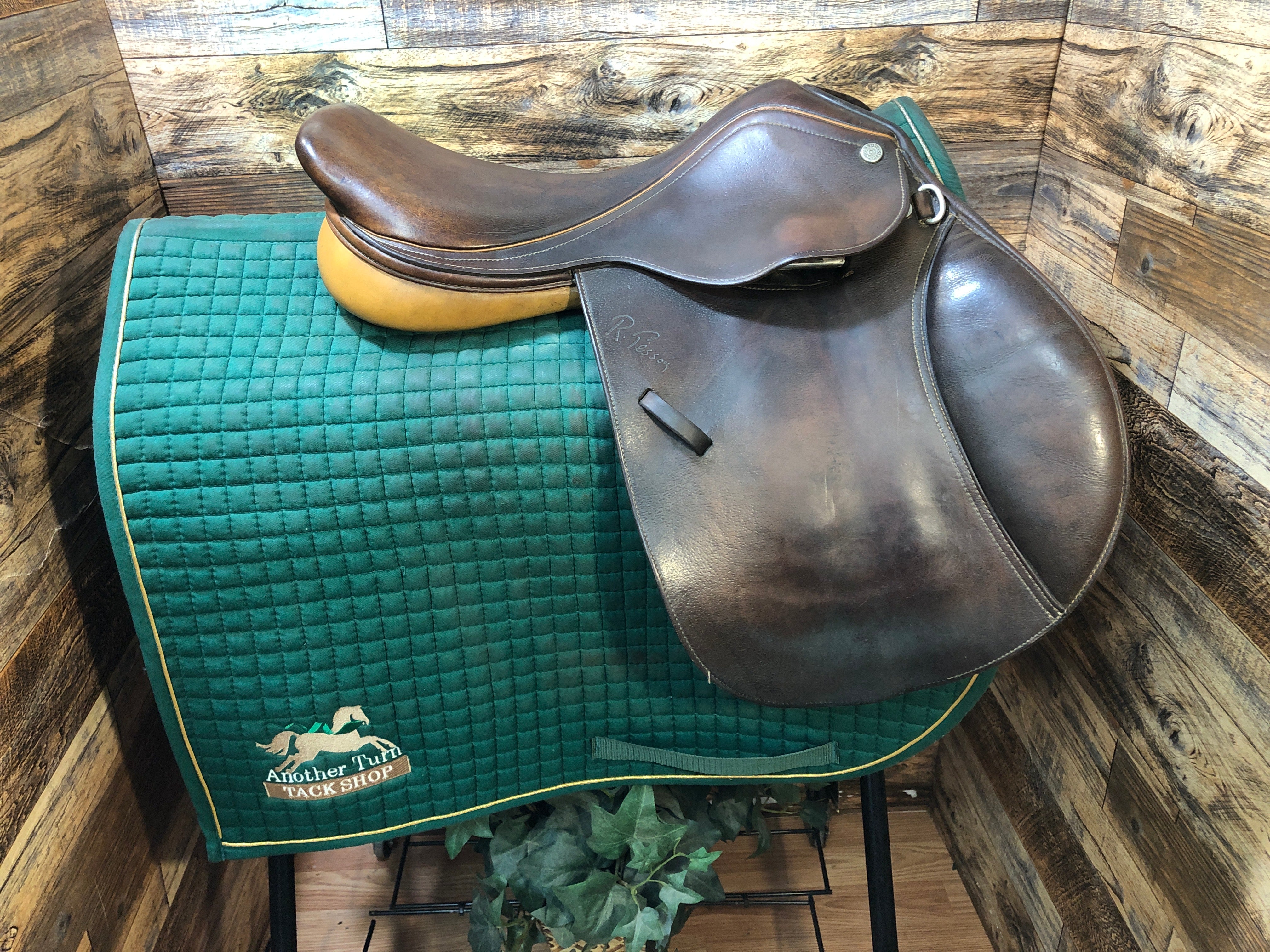 15 3/4" Pessoa Paris 3.5' tree/ 12 3/4" flap