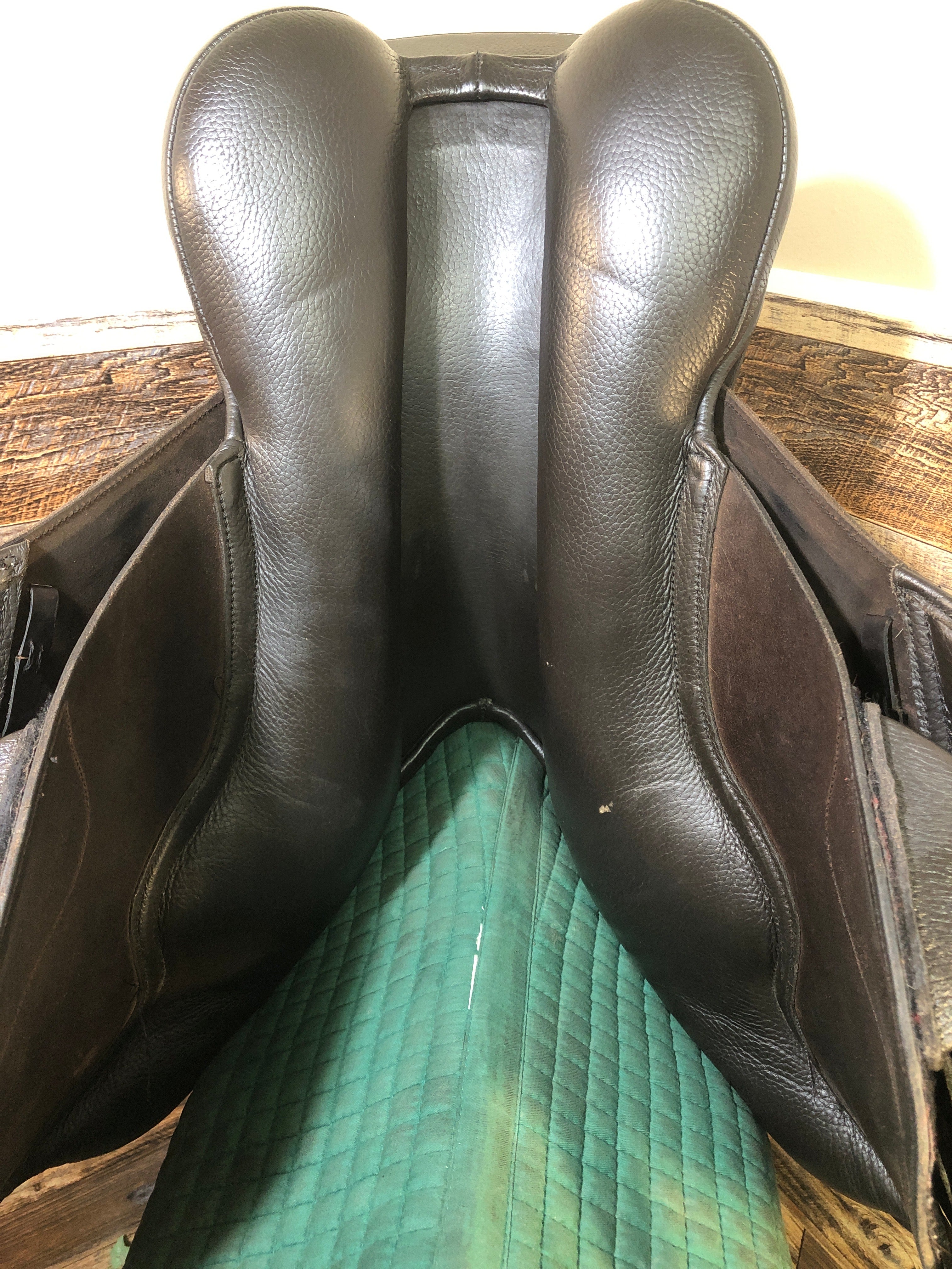 17" Albion K2 Jump Saddle