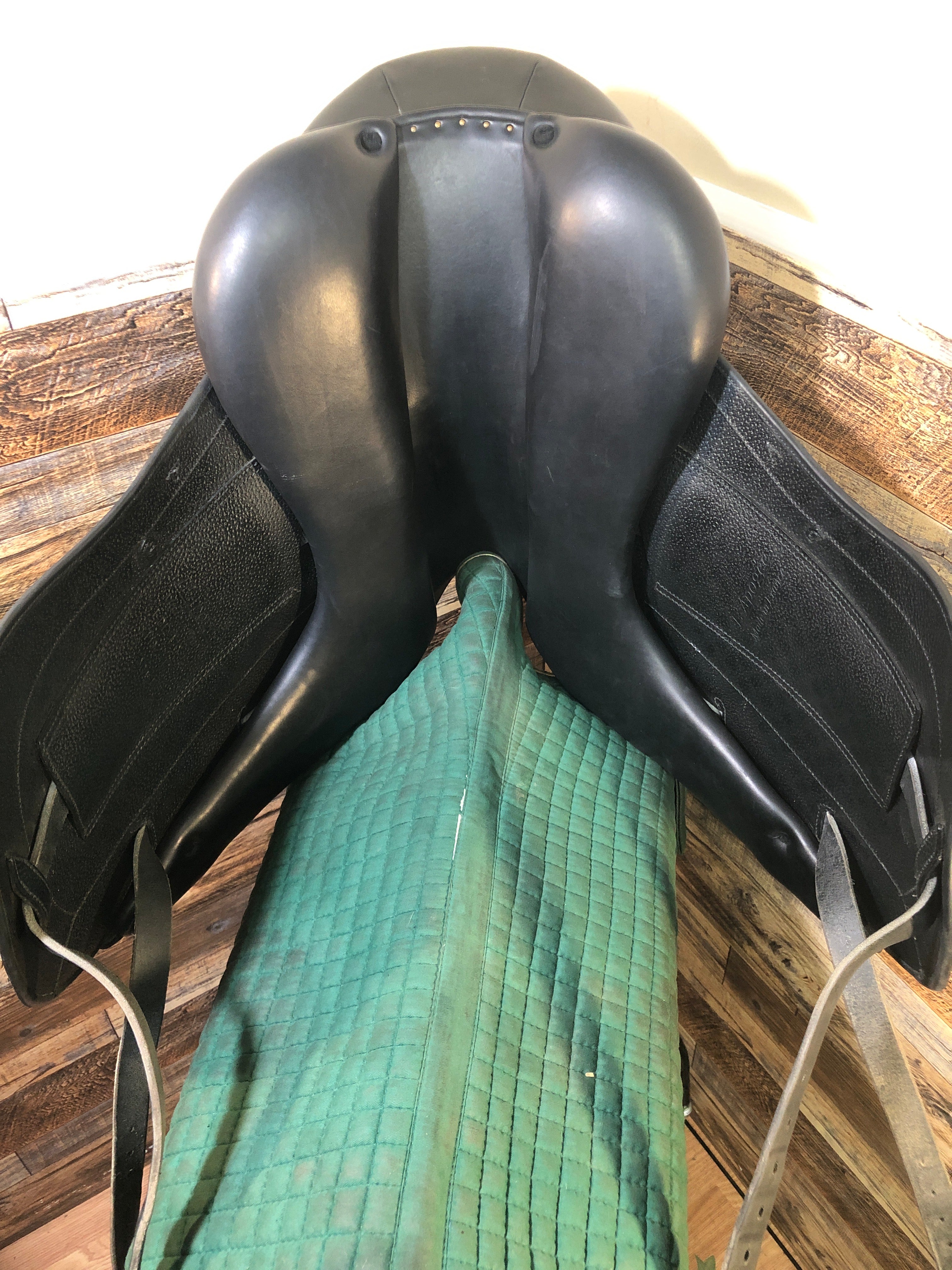 17" L'Apogee Dressage Saddle (2017)