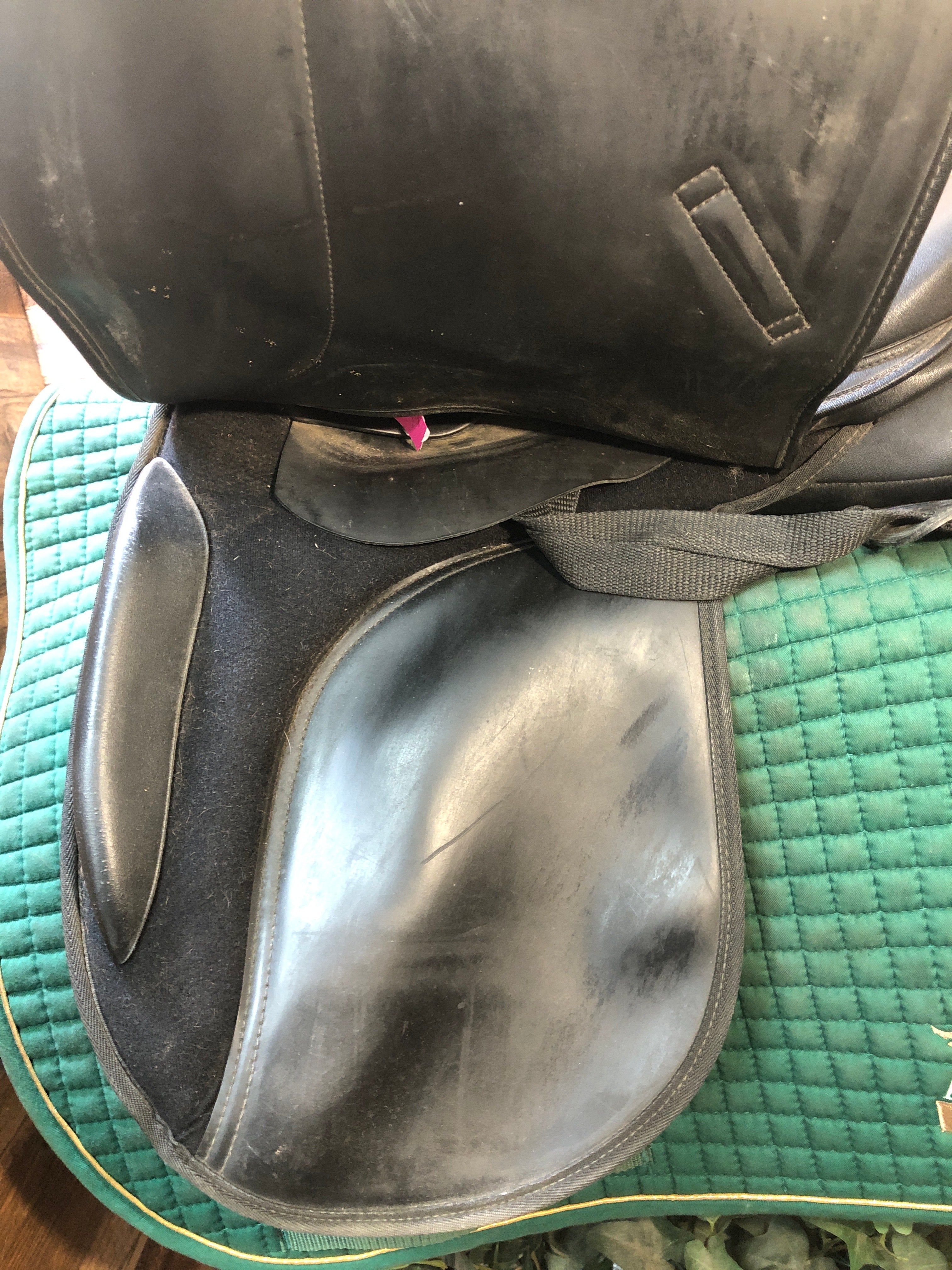 18" Thorowgood Synthetic Dressage Saddle