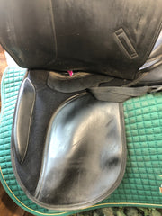 18" Thorowgood Synthetic Dressage Saddle