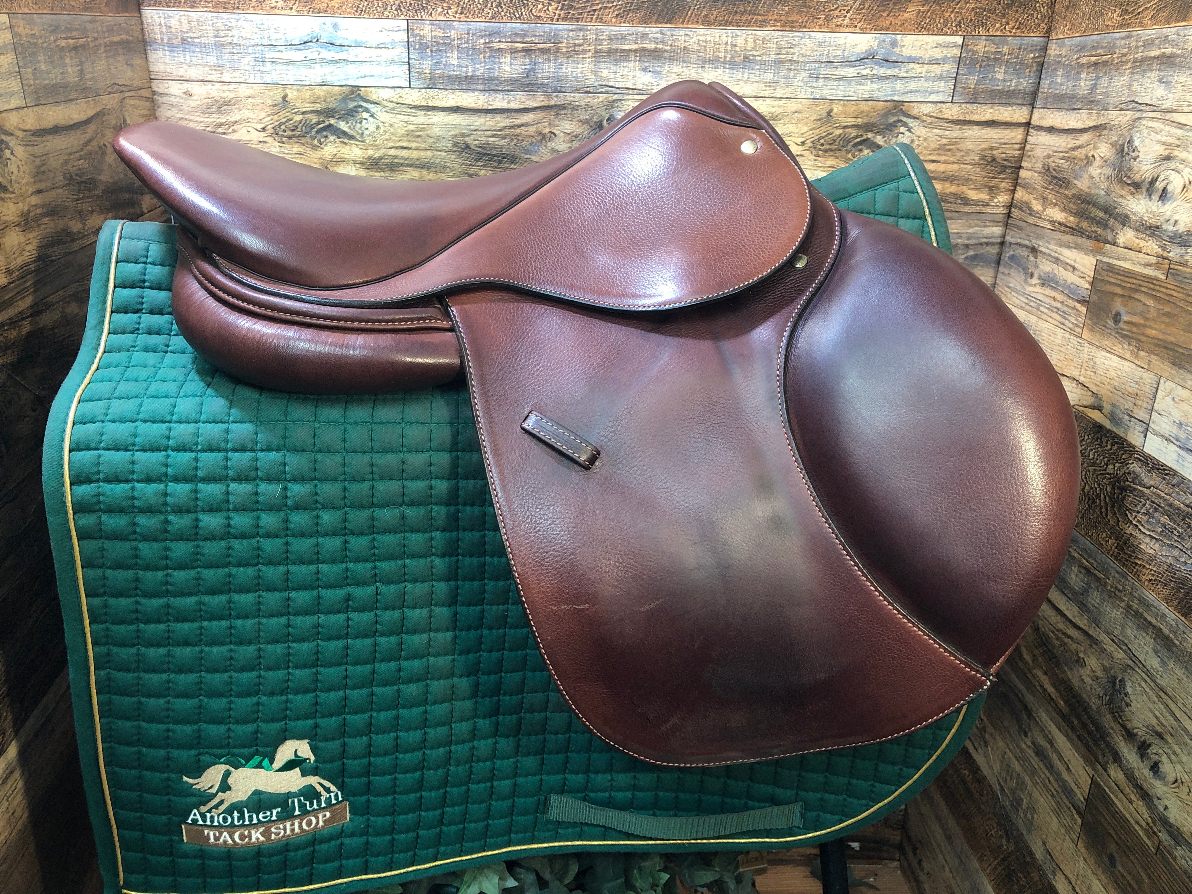 17" Stubben "Ascend" Close Contact Saddle