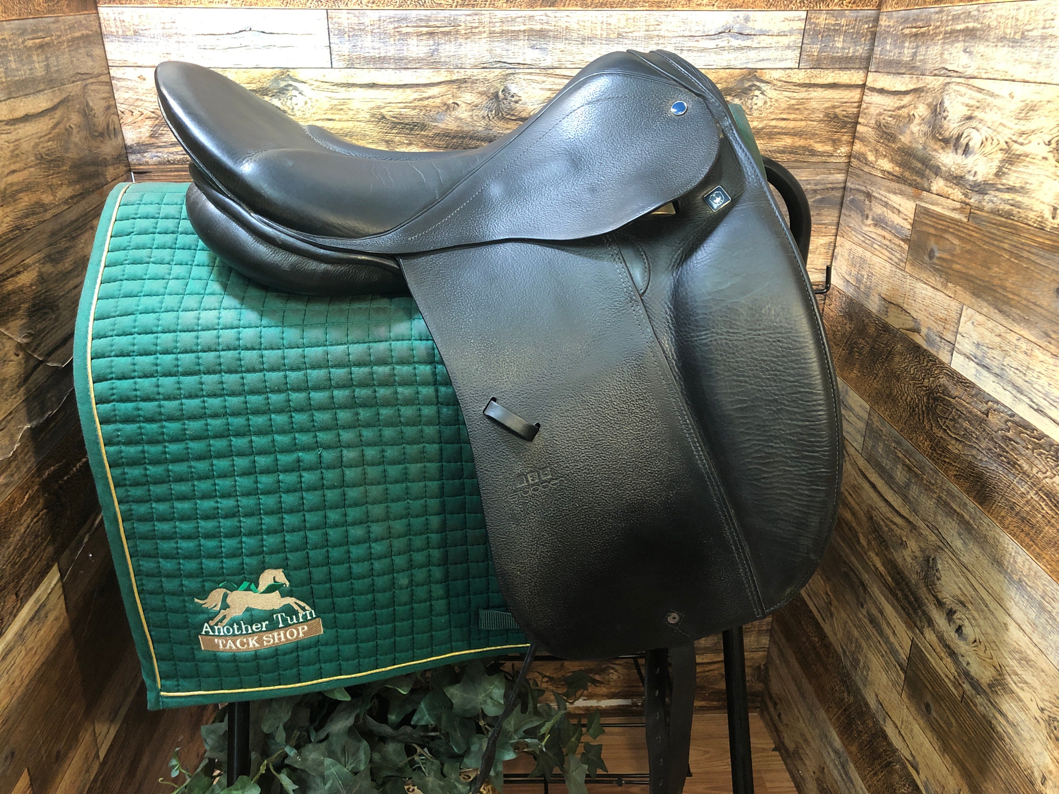 18" Stubben Gensis Spezial Dressage Saddle