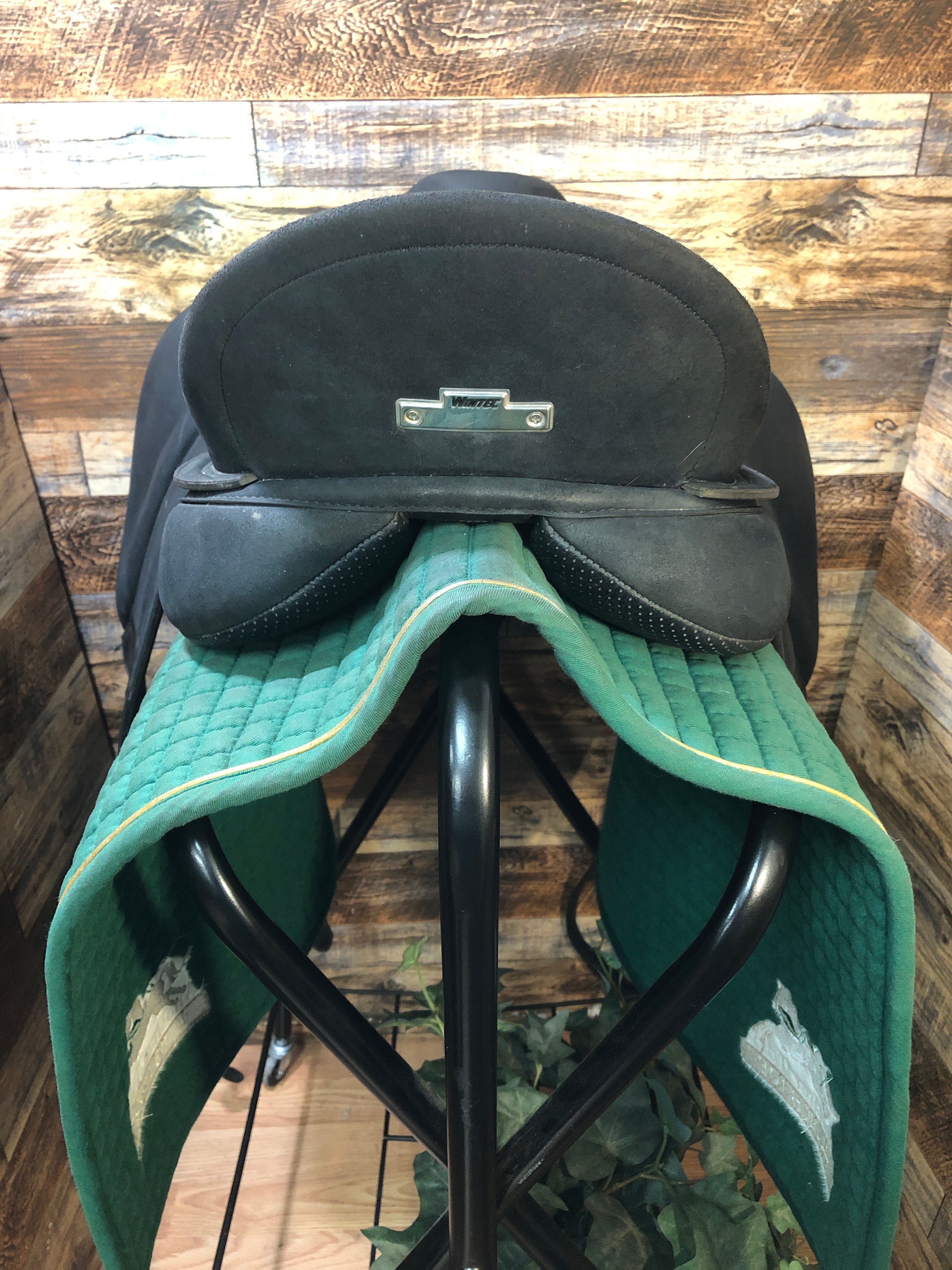 18" Wintec Isabell DressagSaddle