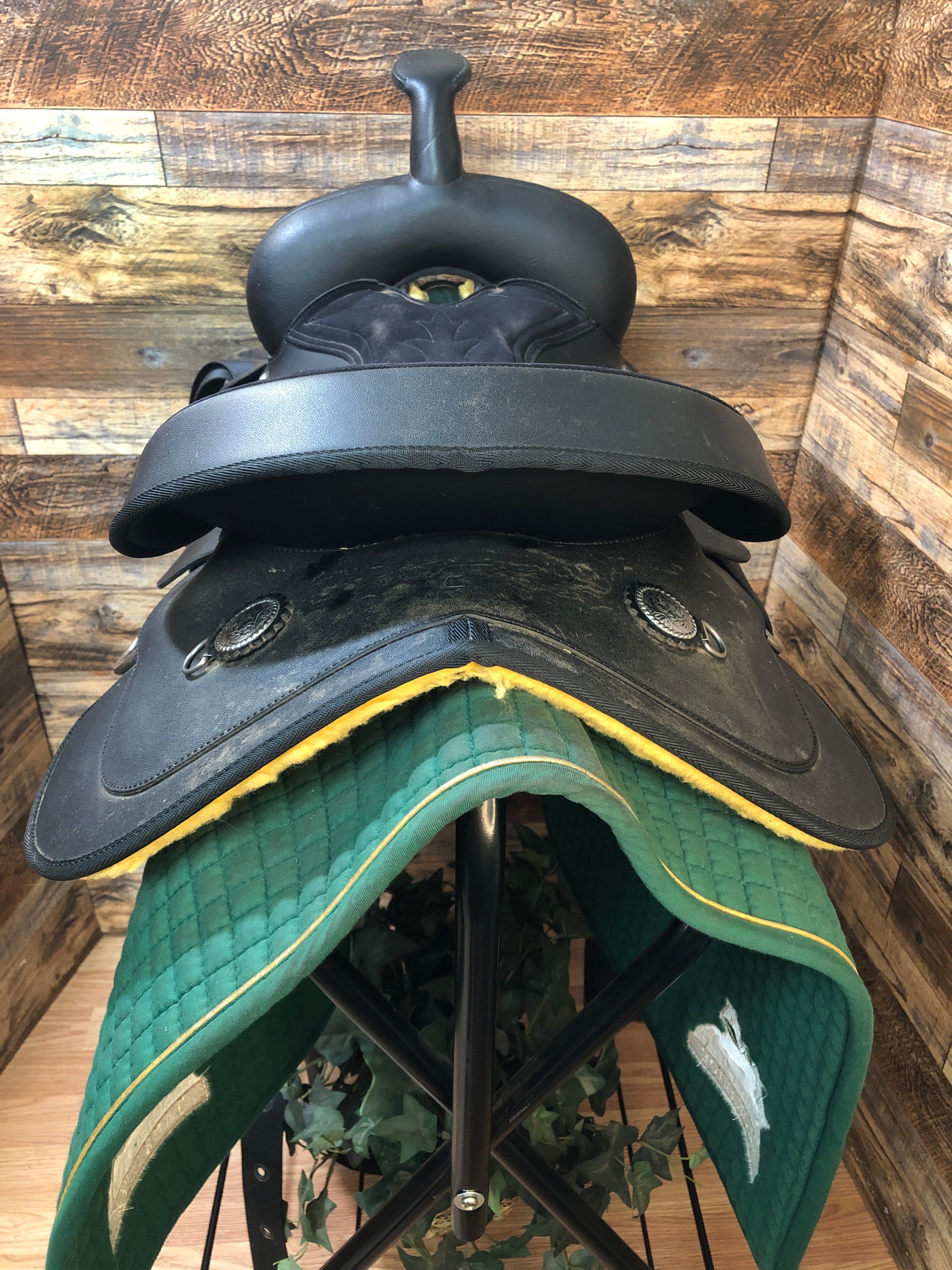 16" Wintec Western Saddle - patch in seat