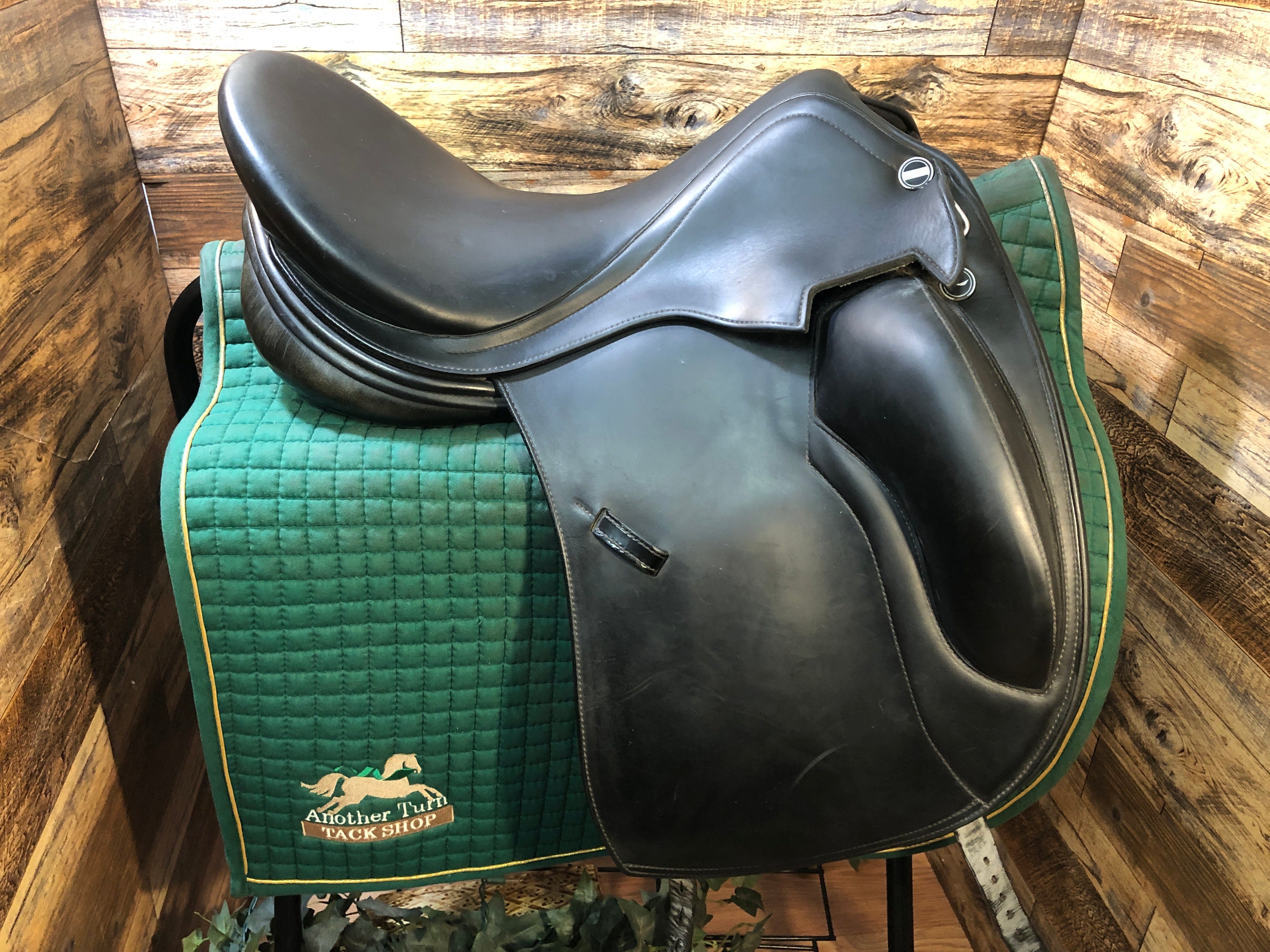 17.5" Erreplus Elena Dressage Saddle