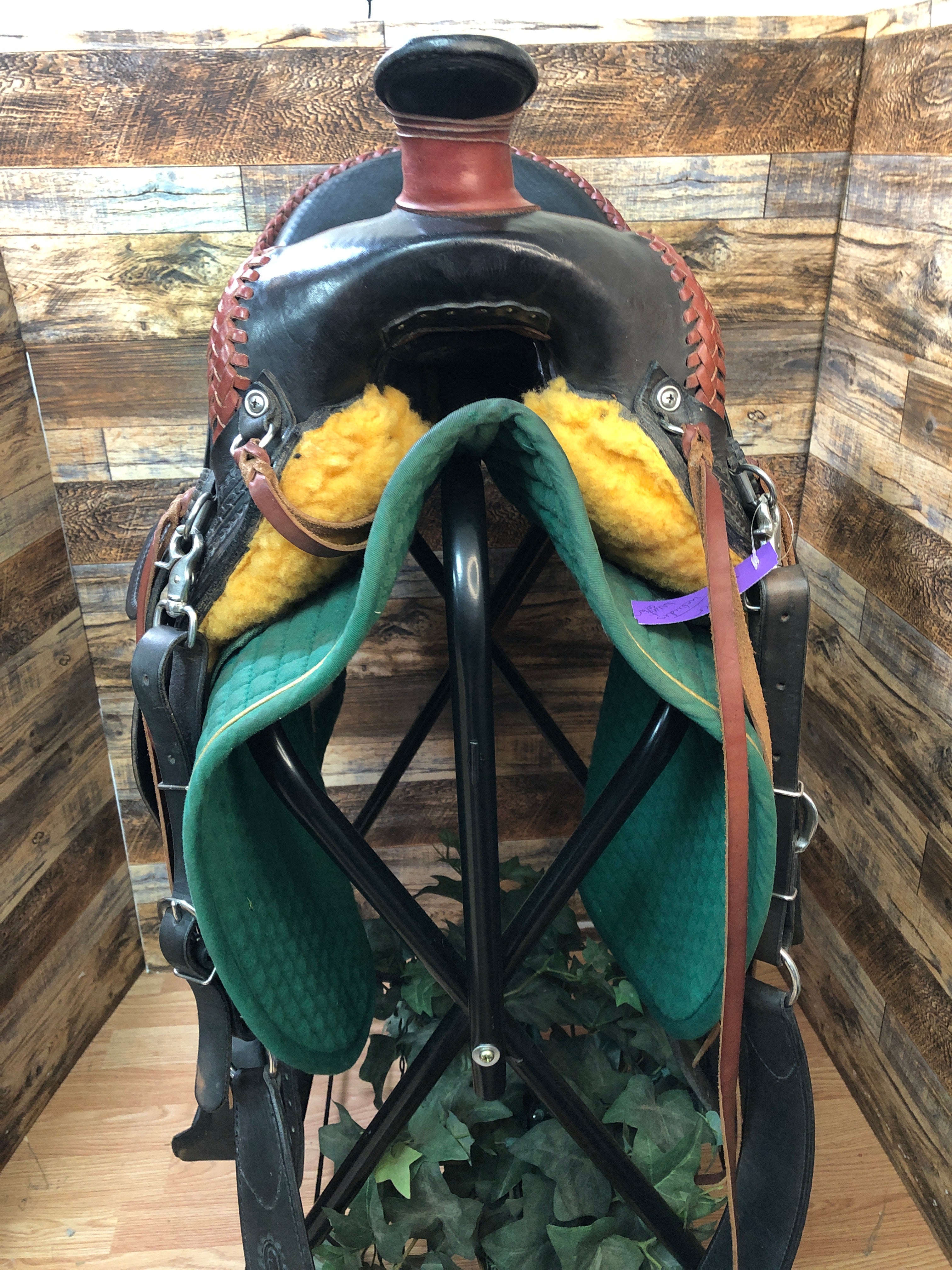 16" Synergist Western Trail Saddle - Black