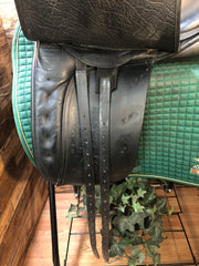 18" County Perfection Dressage XW 5.5" tree/ 16" flap wool