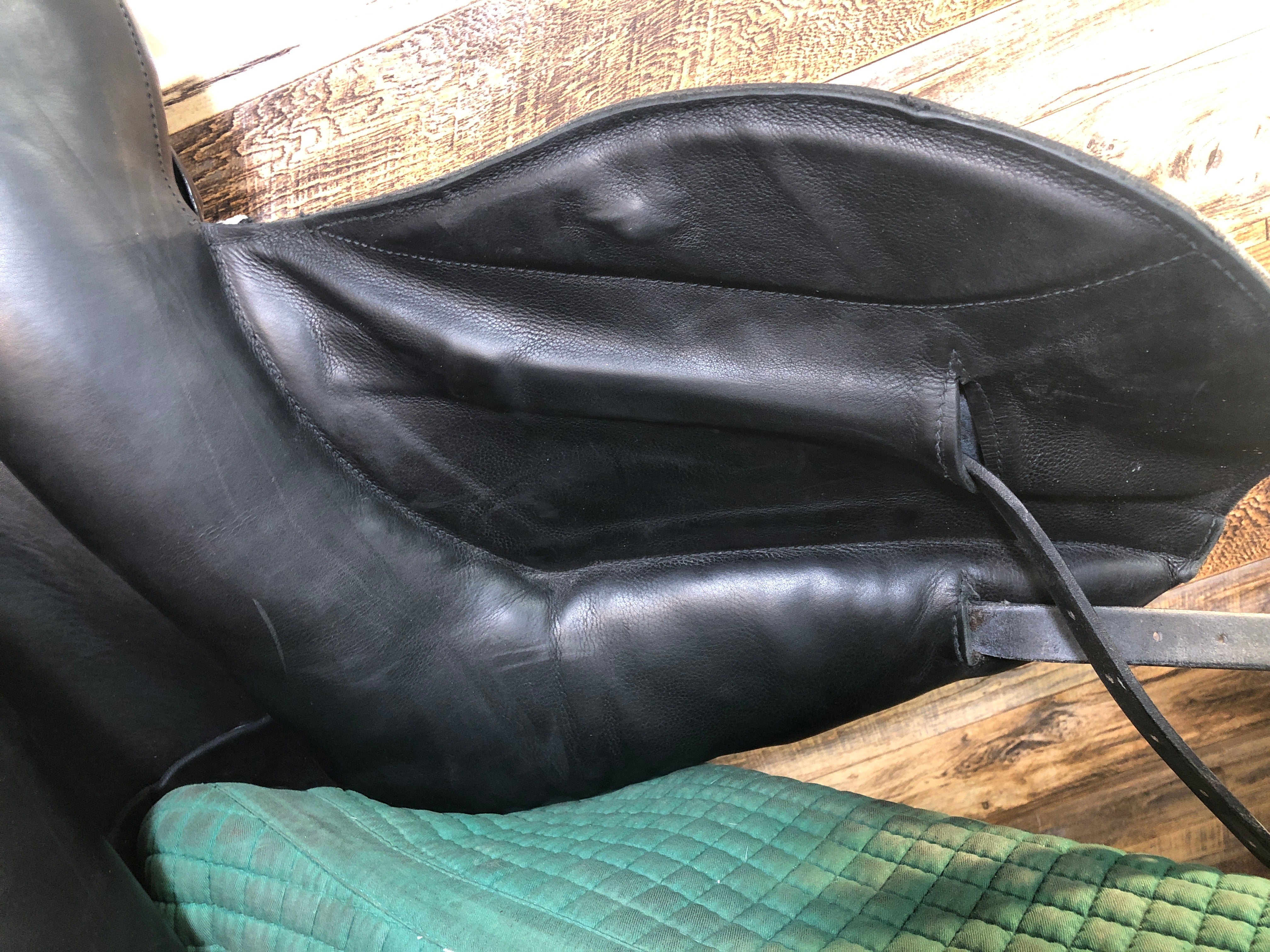 17.5" N2 Vincitore Dressage Saddle