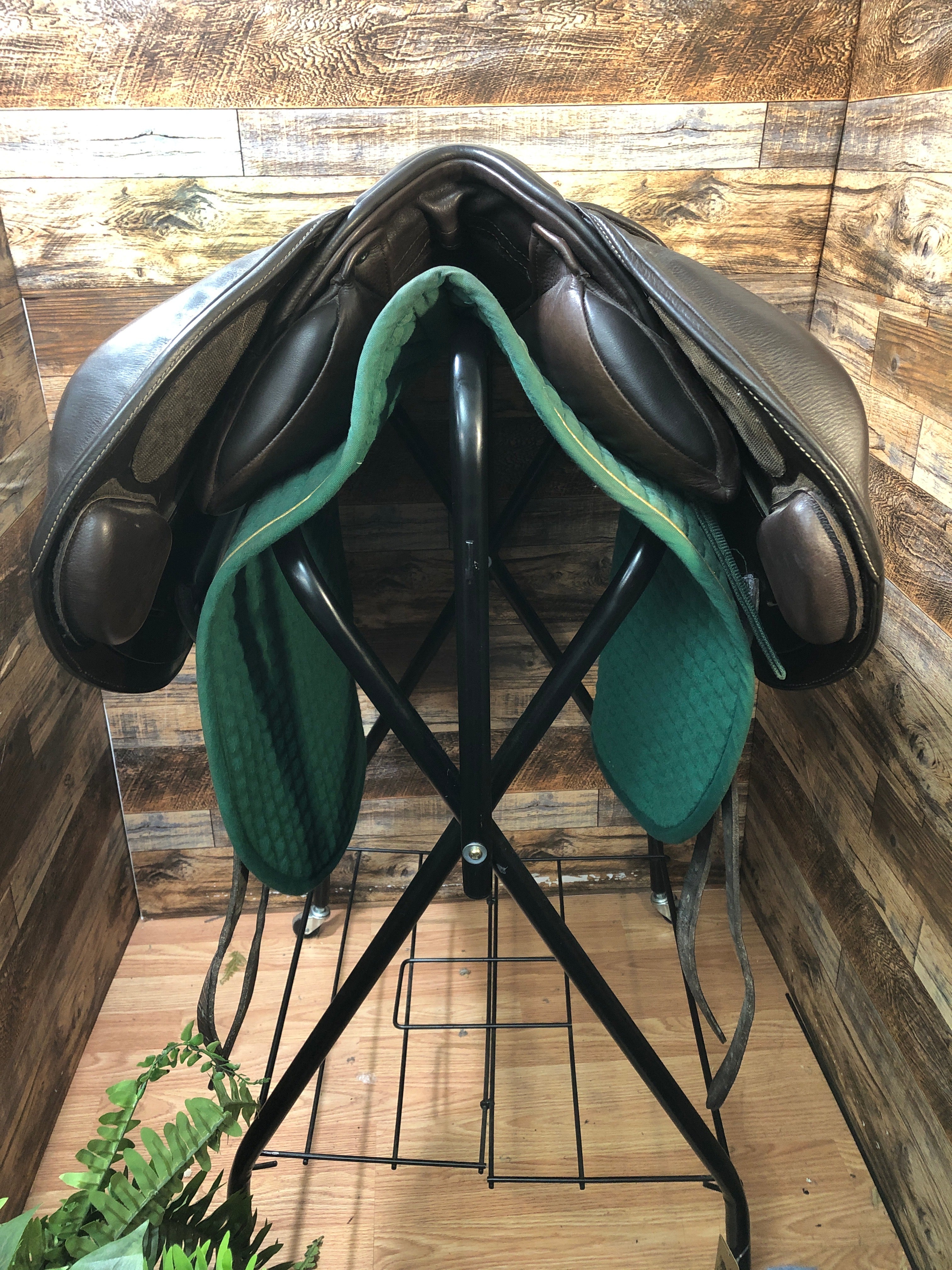 17" Fairfax Classic Jump Saddle