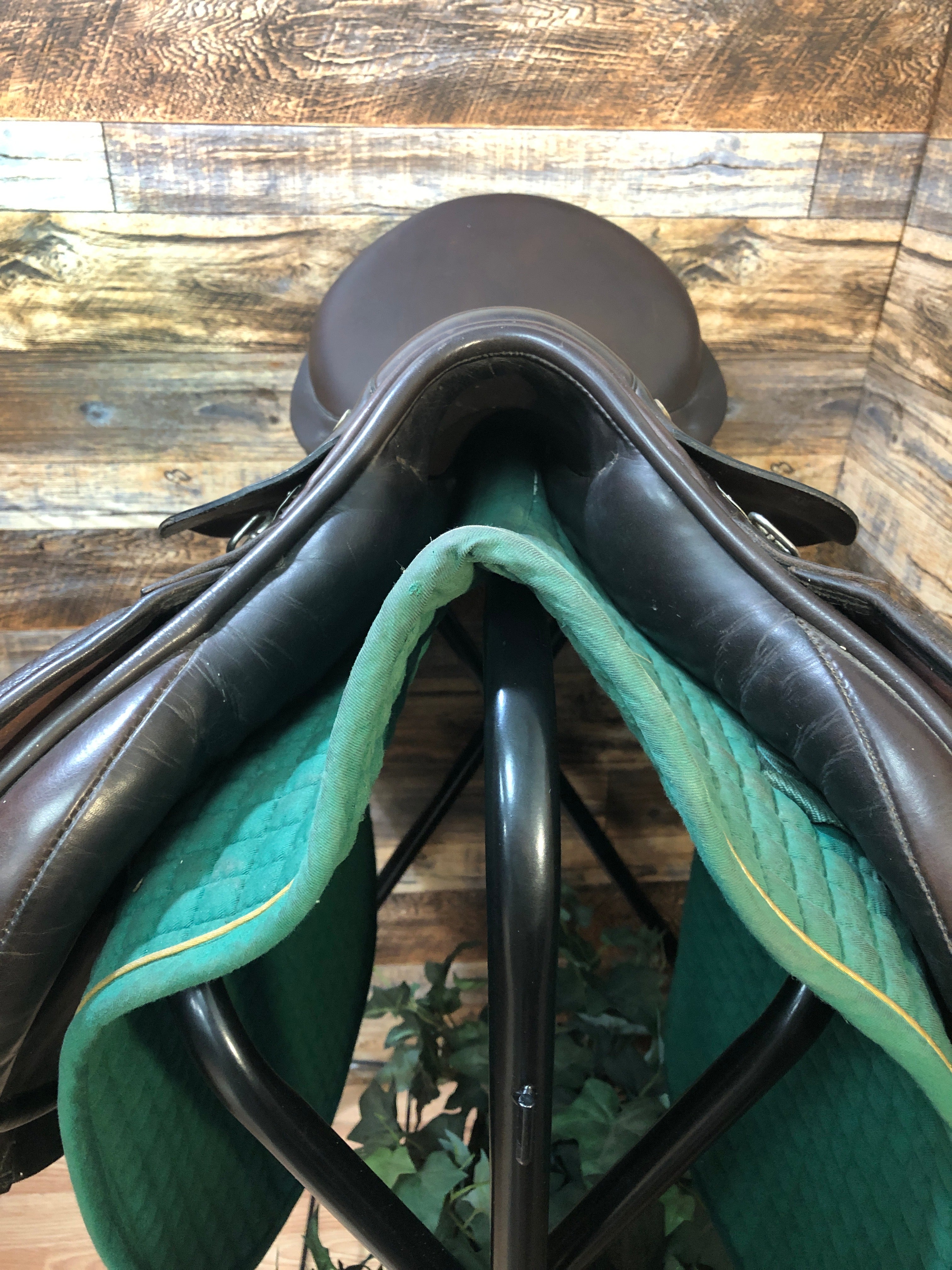 18" Berney Brothers Close Contact Saddle