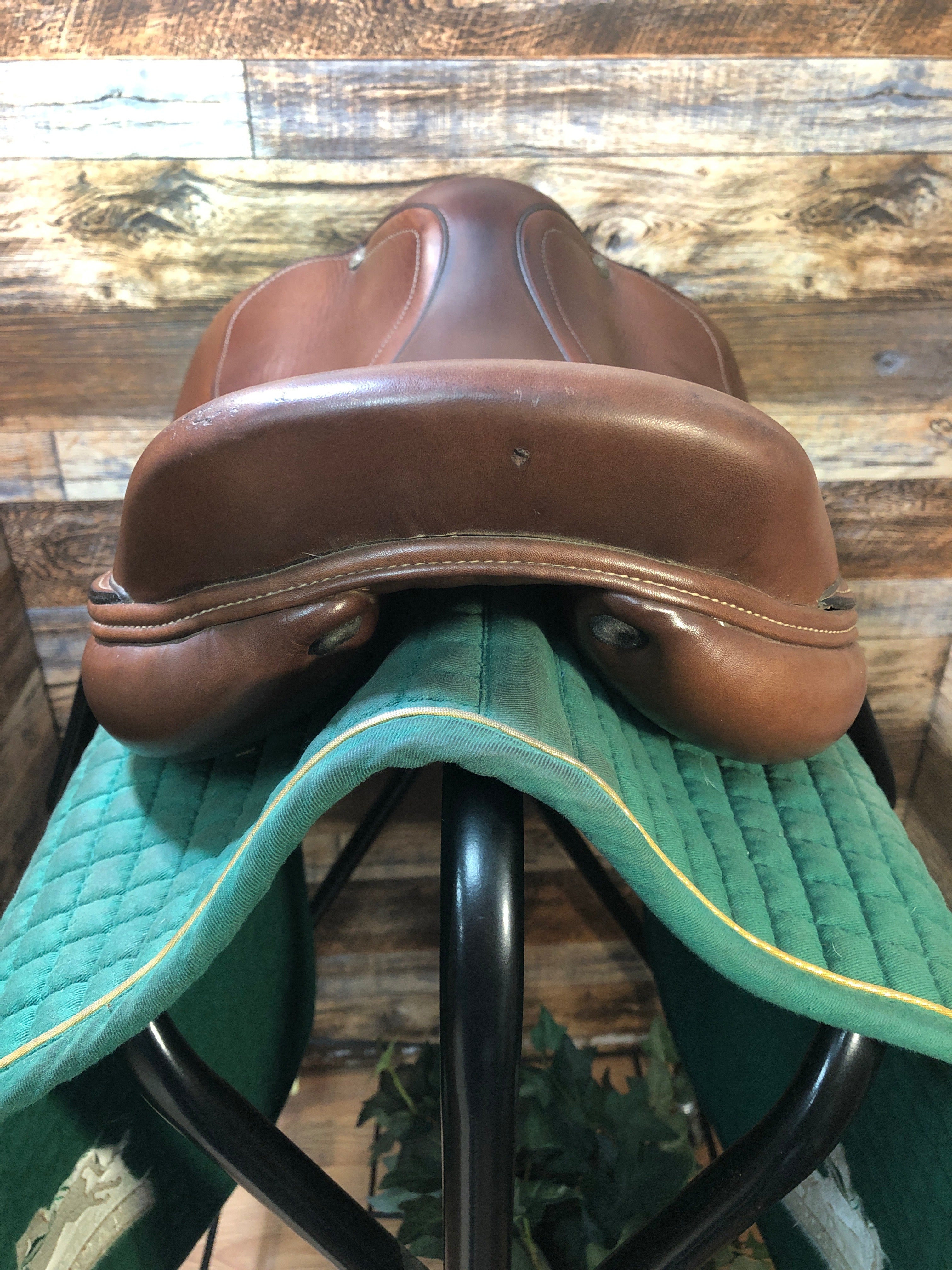 17.5" Dover Circuit Premier Saddle