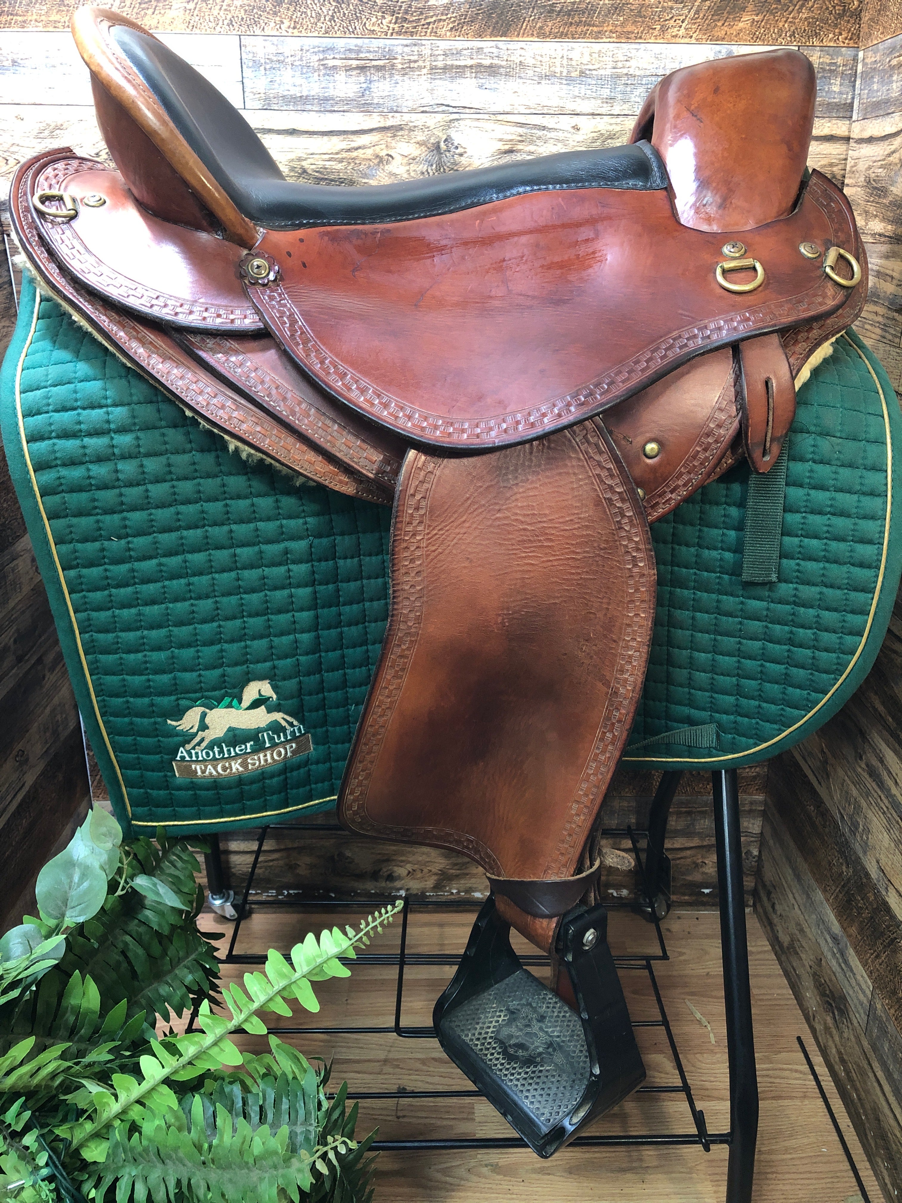 16" Casa Dosa Endurance Saddle