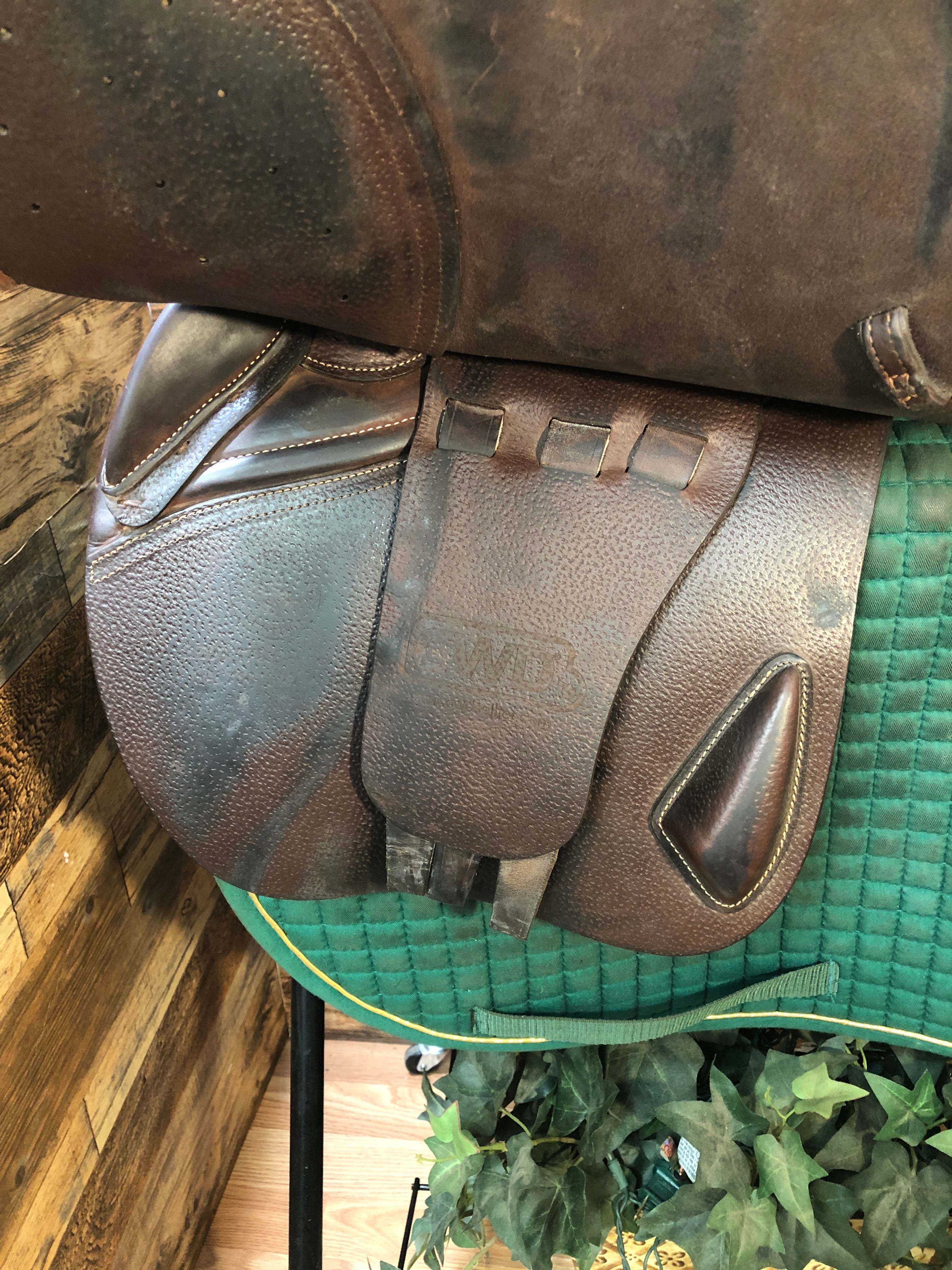 17.5" CWD SE03 2020 Close Contact Saddle