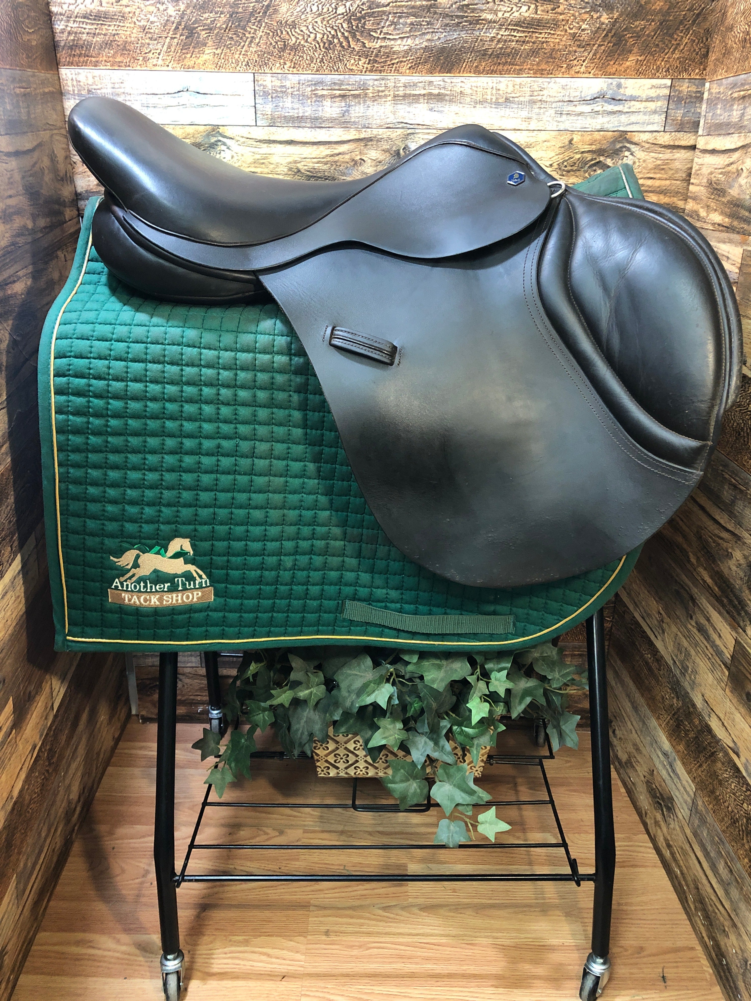 18" Hastilow Jump Saddle