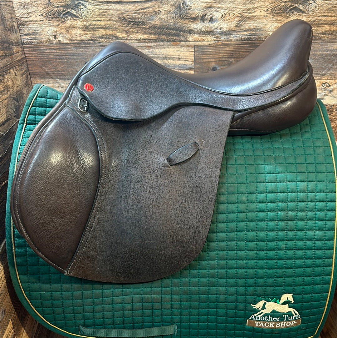 17.5" Hastilow BRN CC Saddle -