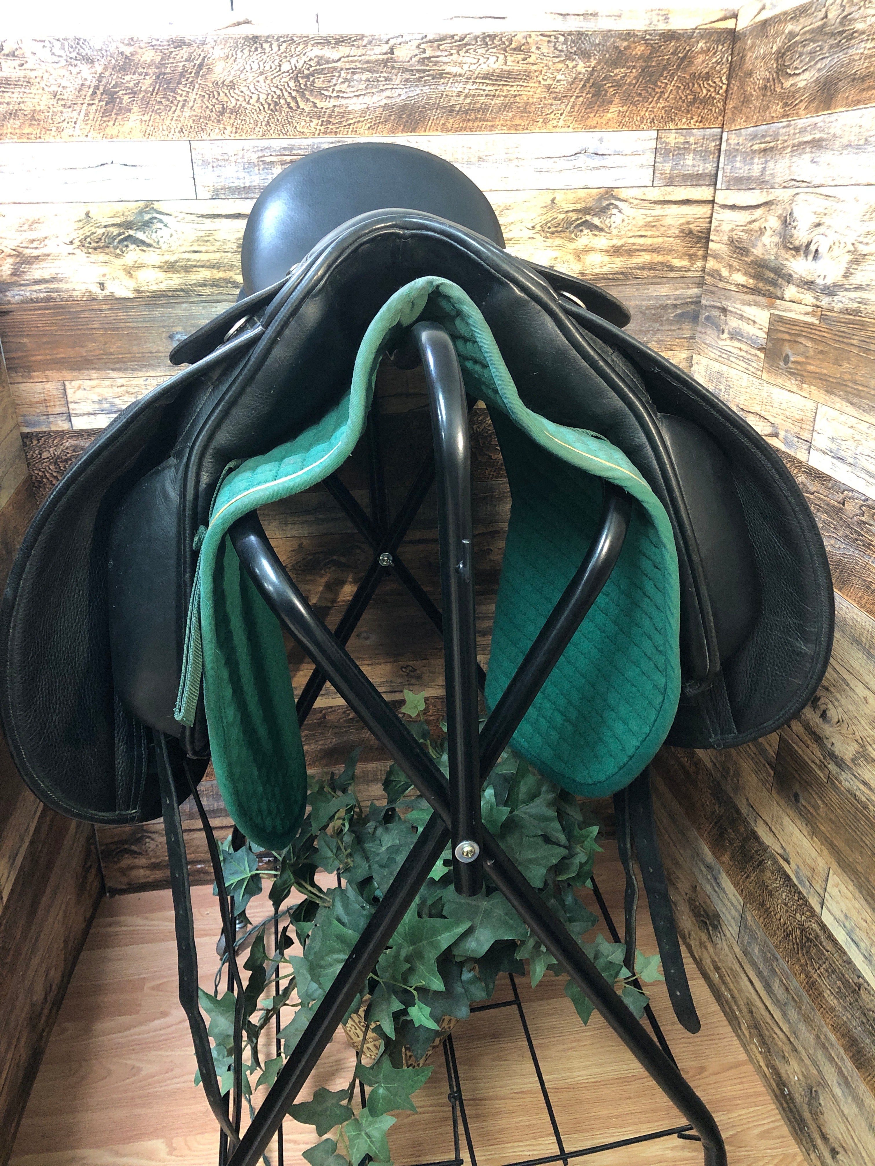 17.5" County Connection Dressage Saddle