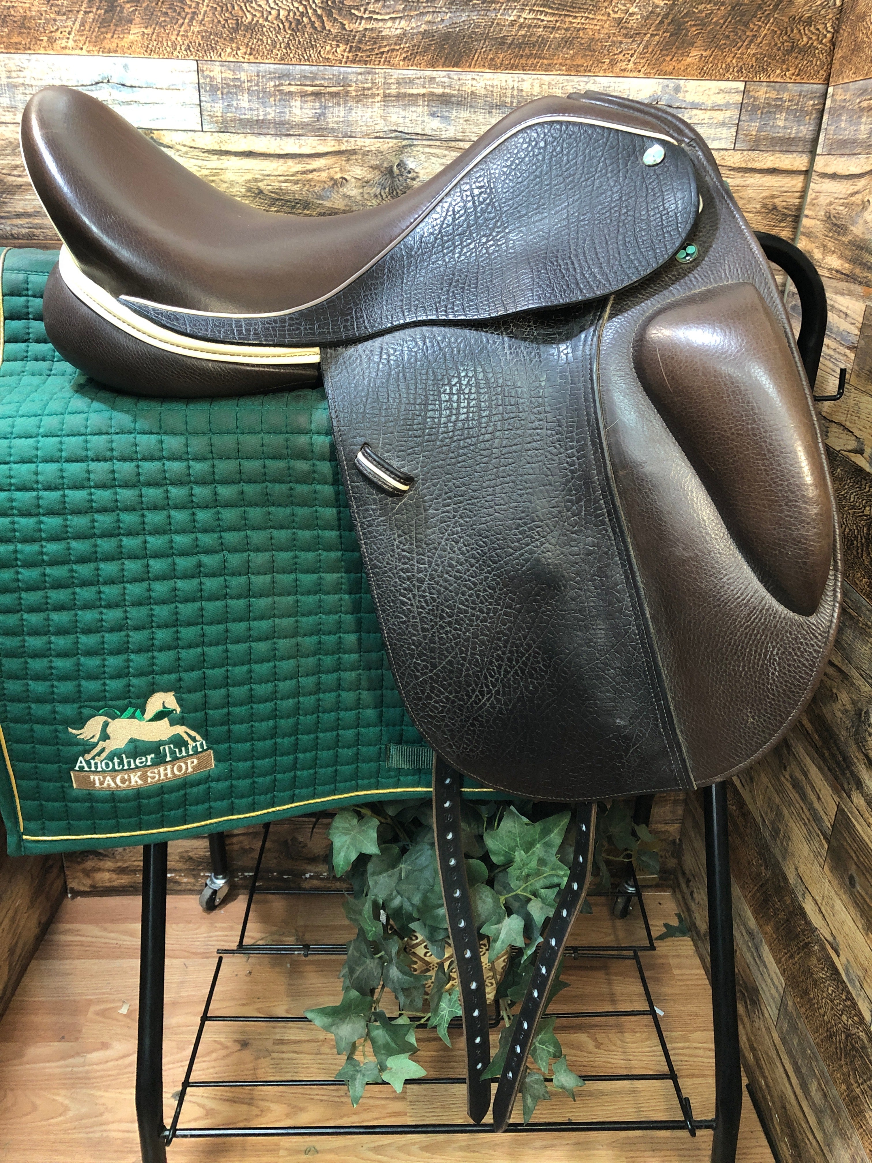 17.5" Takt TSD-10 Monoflap Dressage Saddle