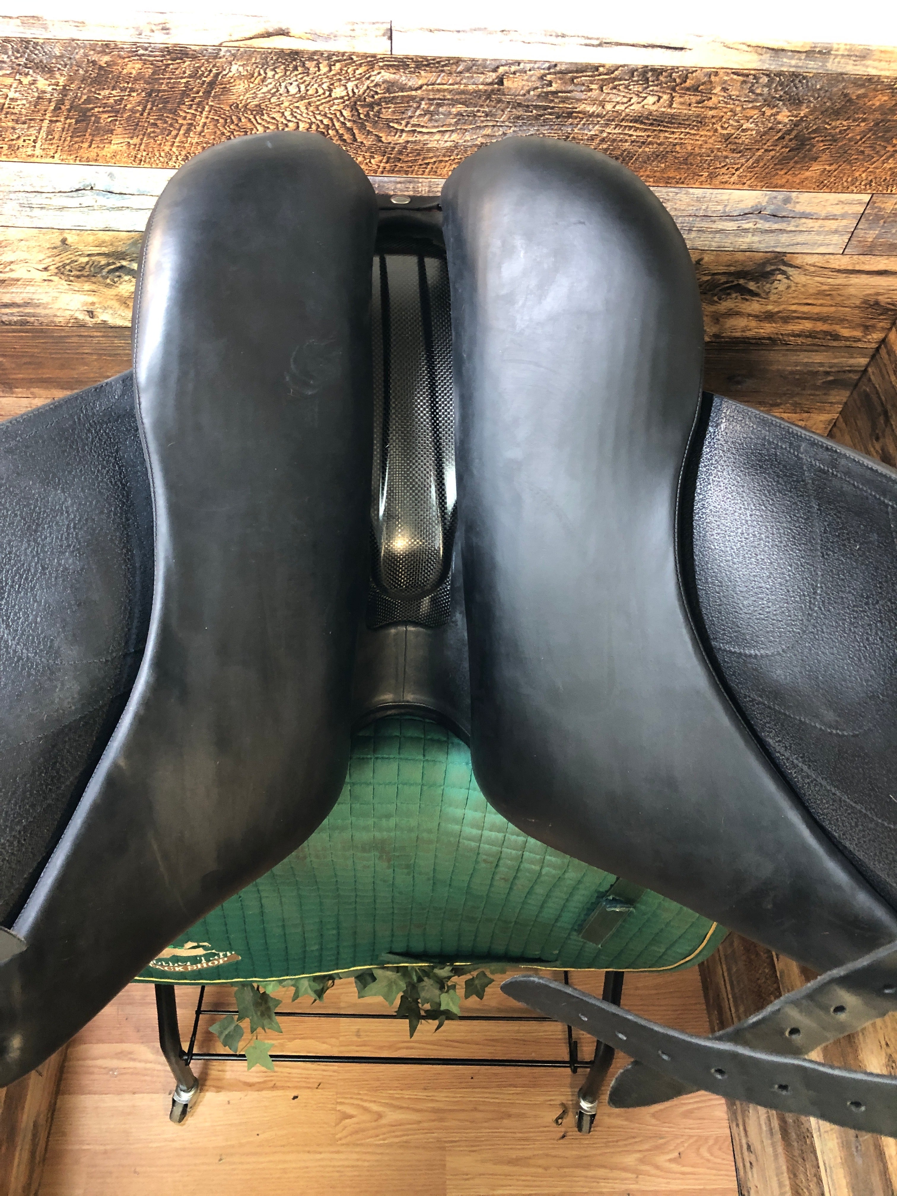 17" Devoucoux Makila Harmonie Dressage saddle