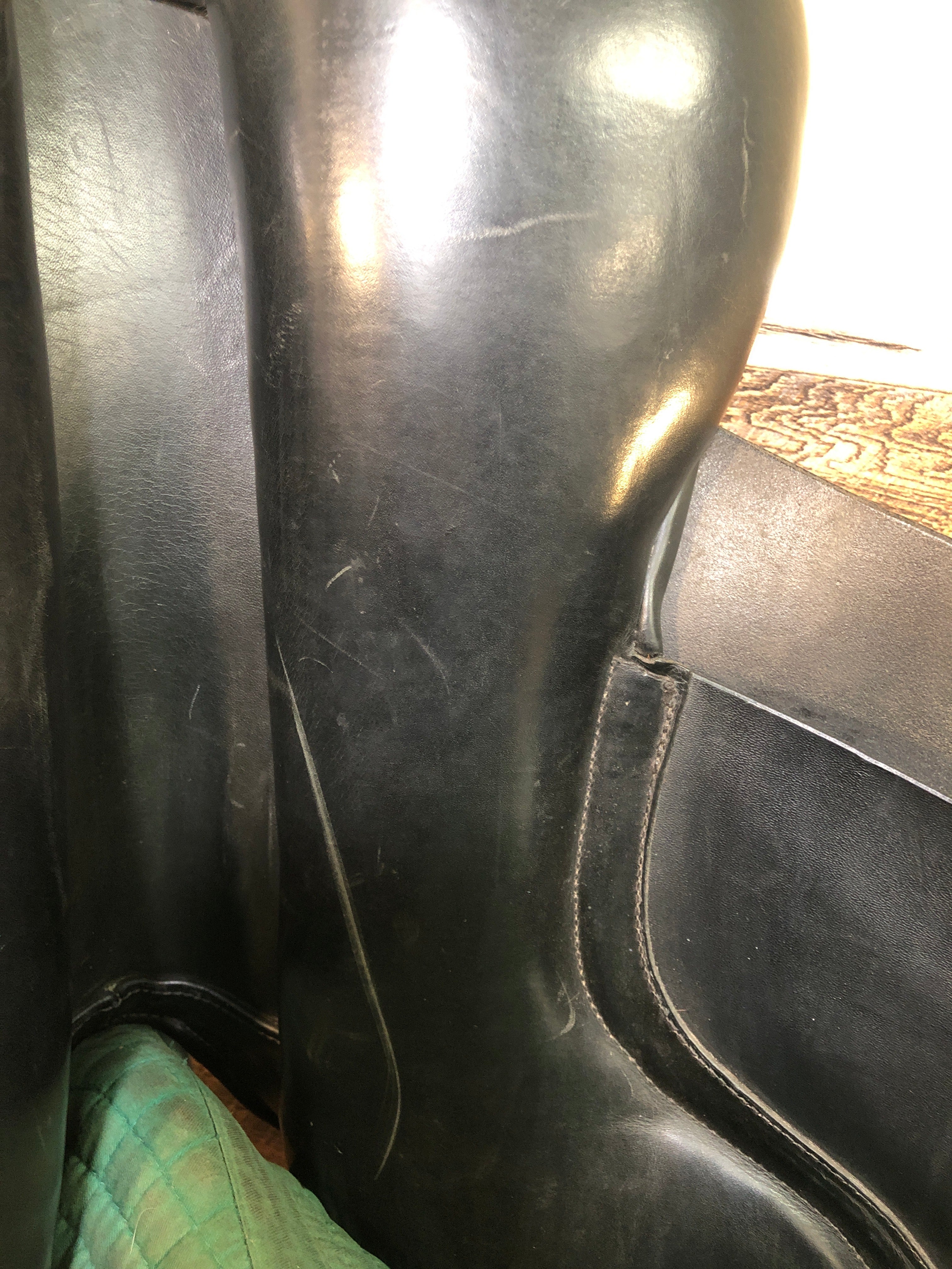 17.5" Detente Dressage Saddle