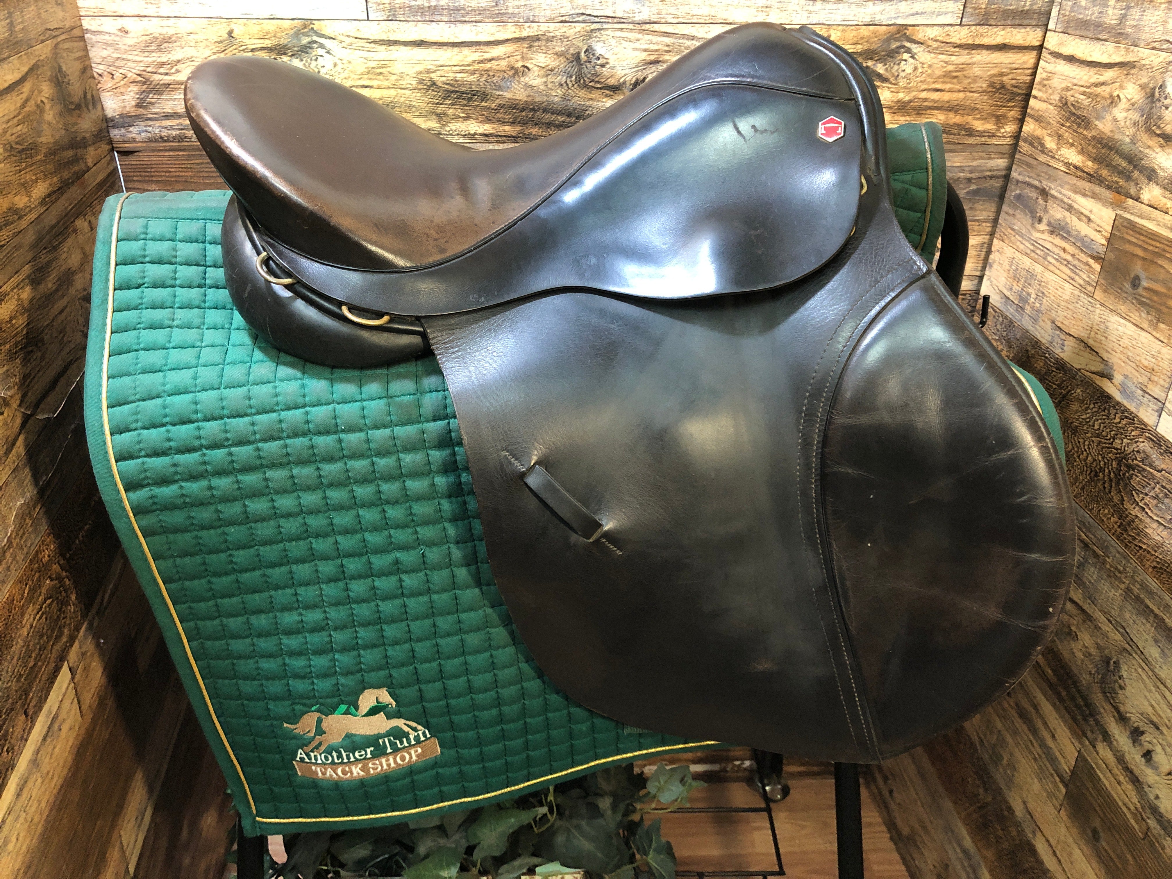 17" Albion Original Comfort AP Saddle