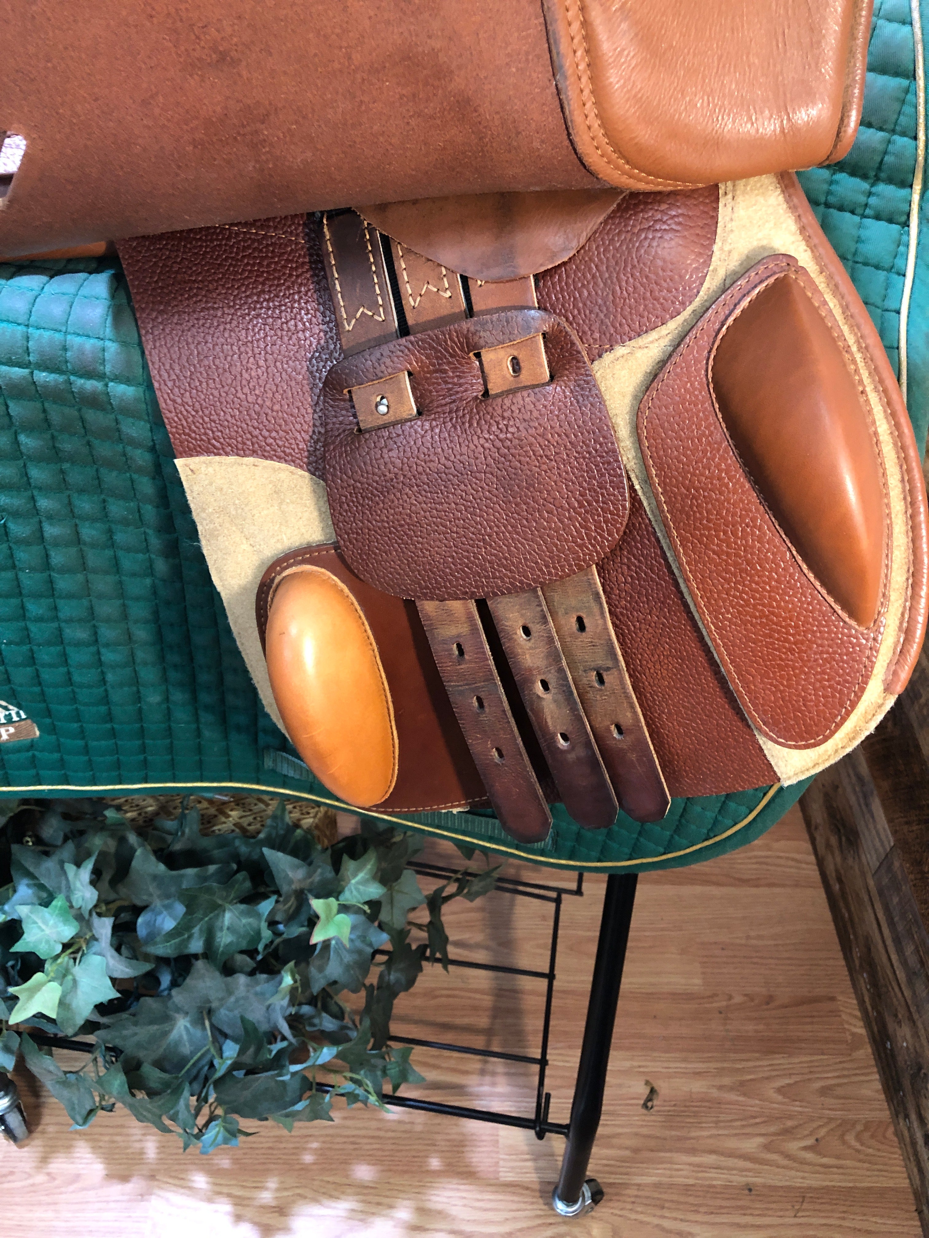 17" Prestige Redfox Jump Saddle