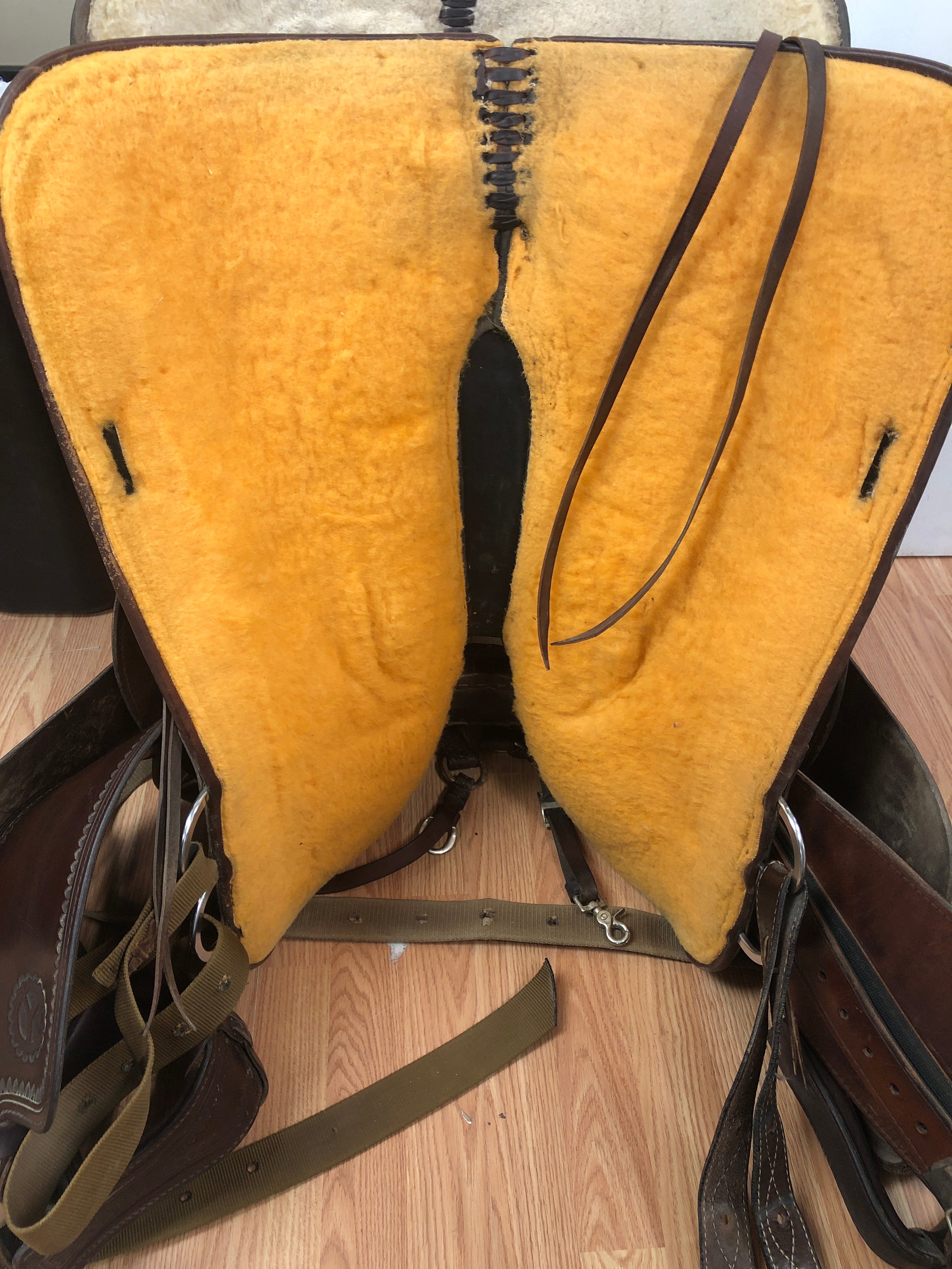 17" Flex Lite Circle Y Saddle