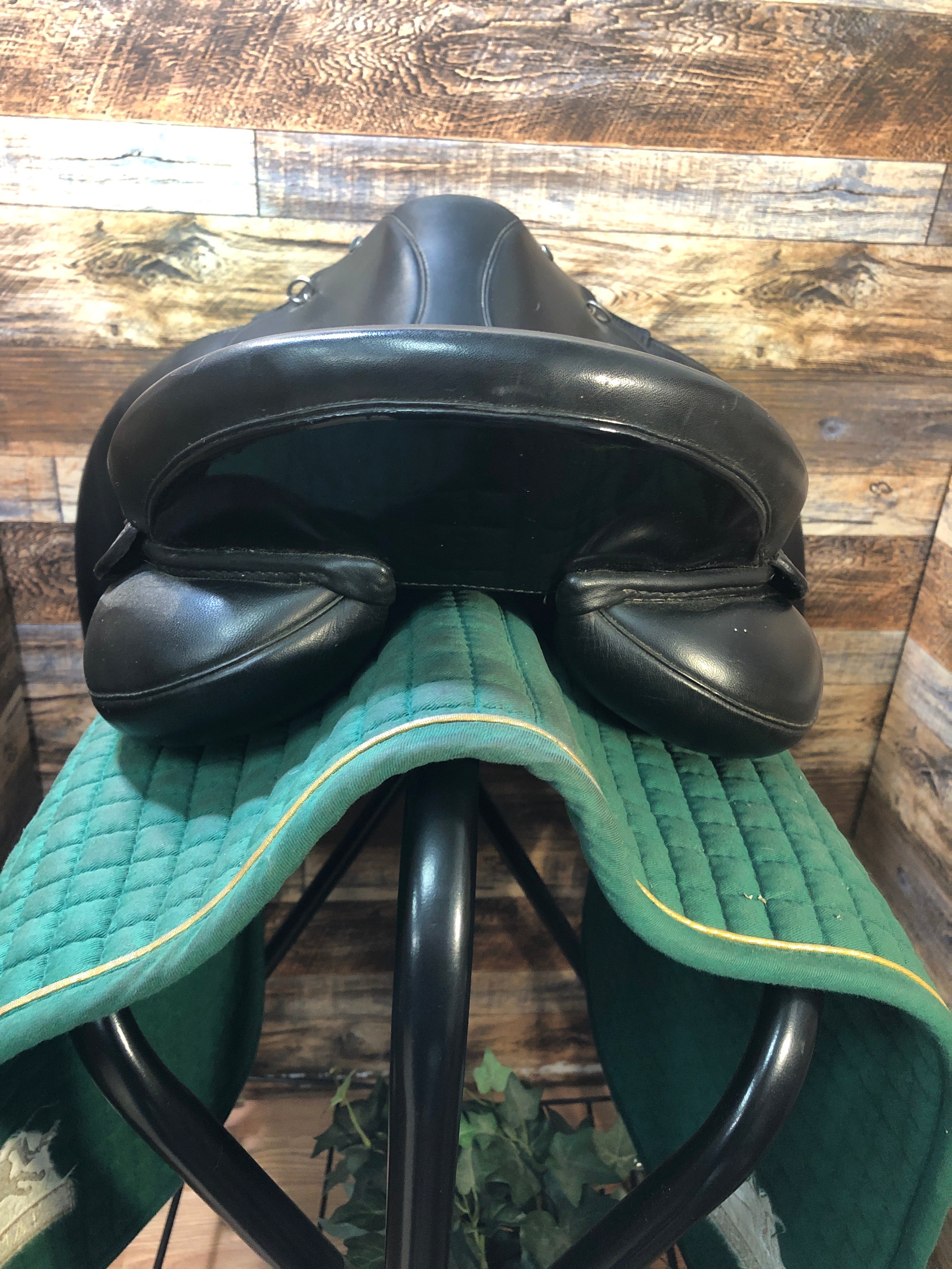 18" Stubben 1894 Dressage Saddle