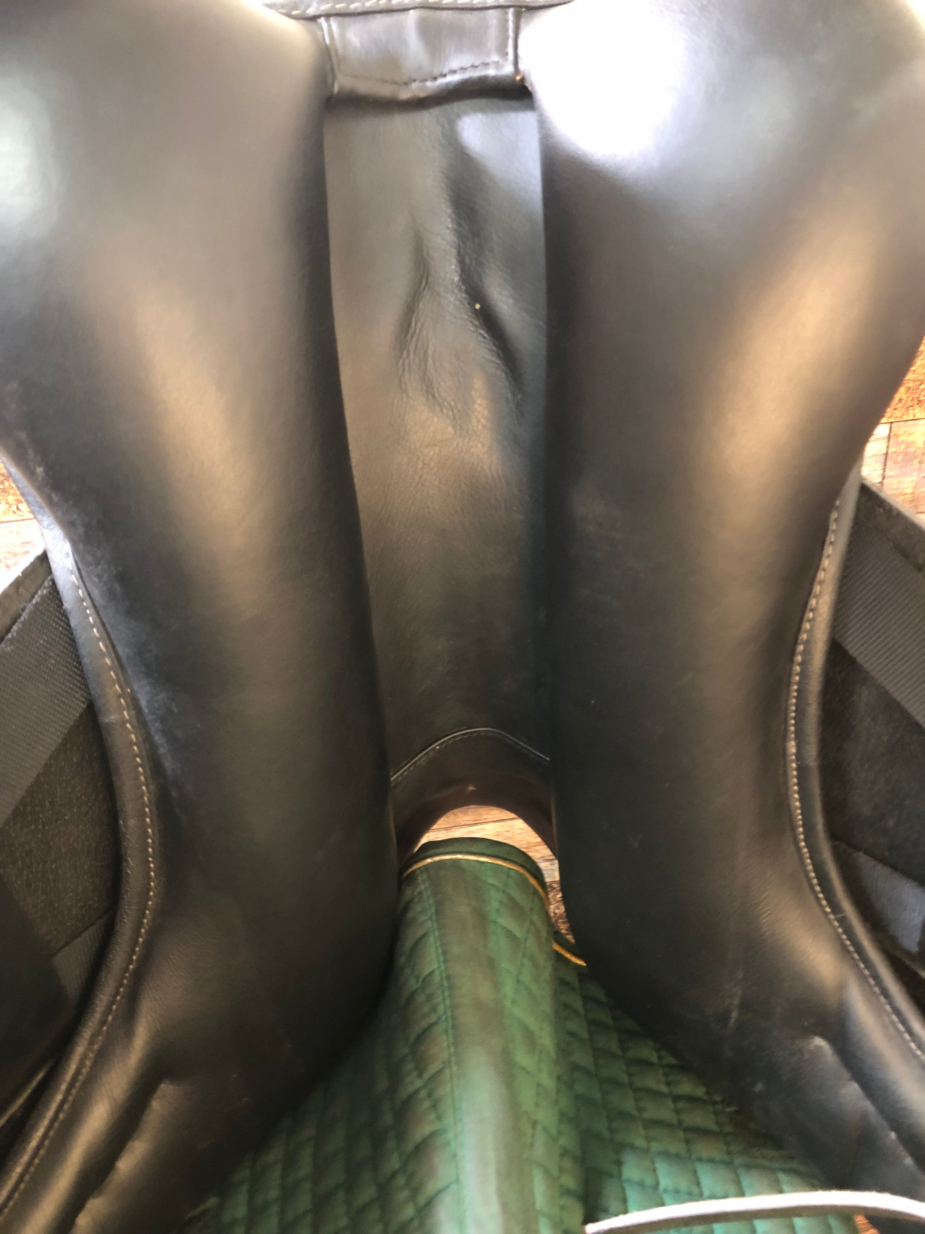 17" PDS Carl Hester Dressage Saddle