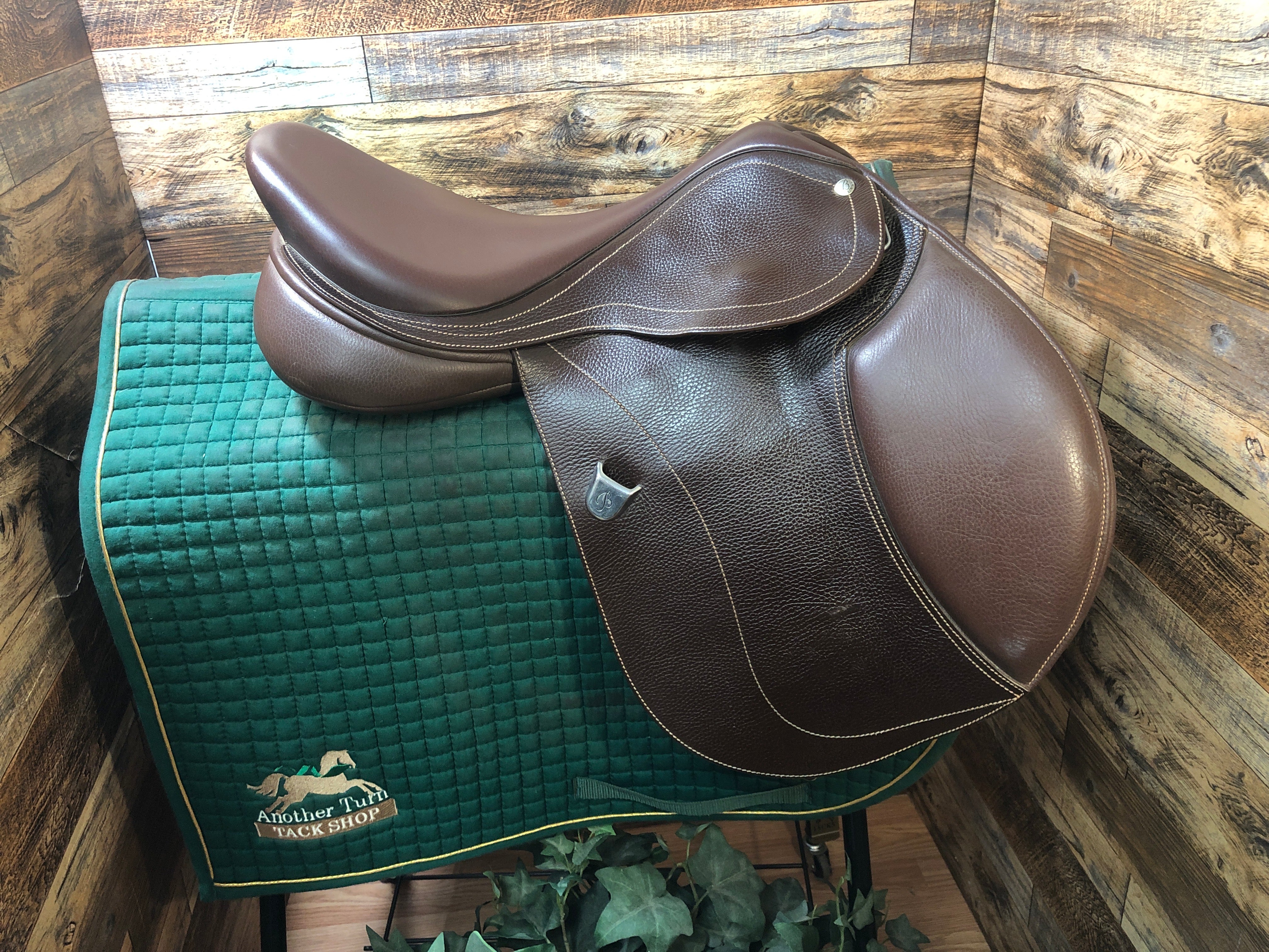 17" Bates Jump Saddle