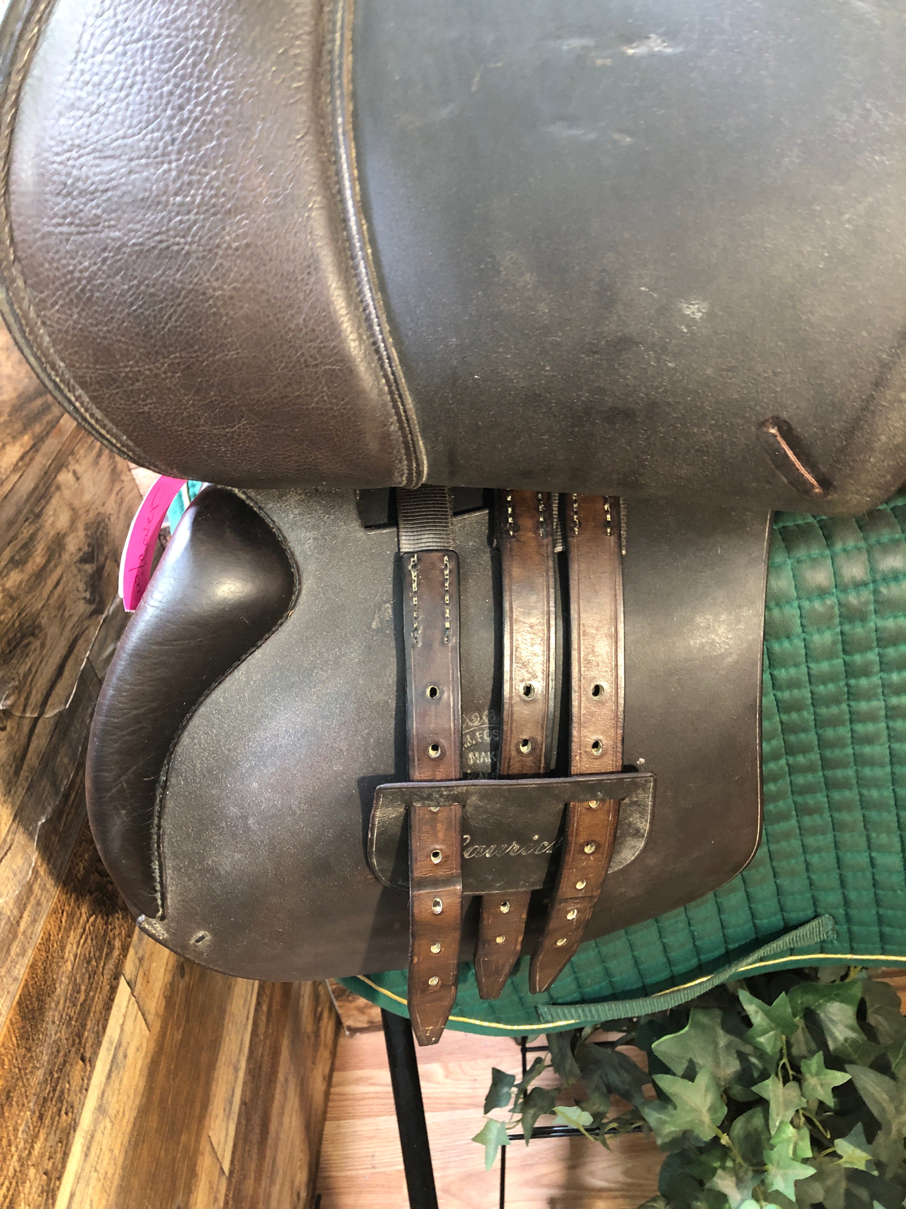 17.5" Lauriche Close Contact Saddle