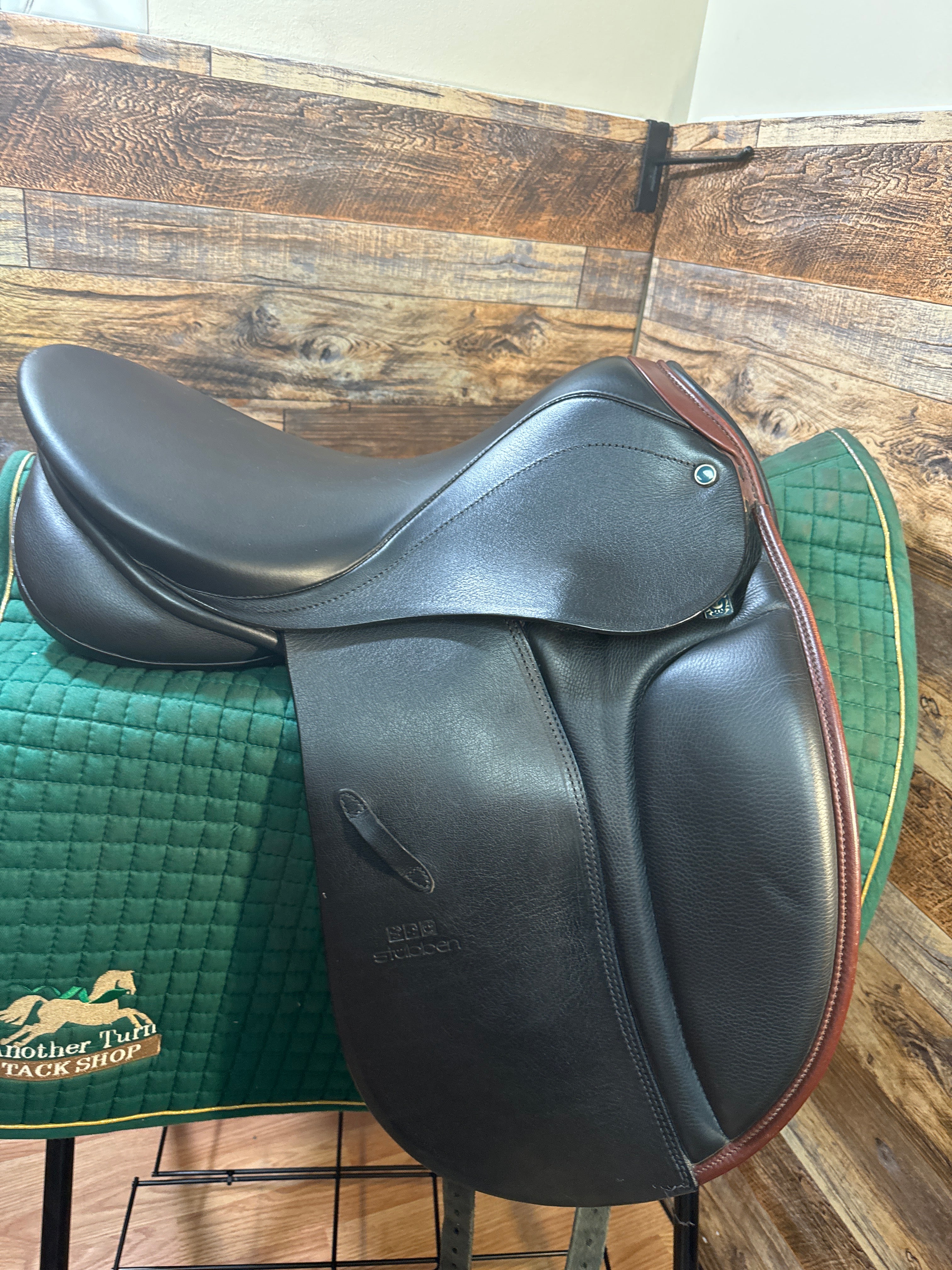 17" Stubben Genesis Dressage