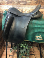 18" County Perfection Dressage XW 5.5" tree/ 16" flap wool