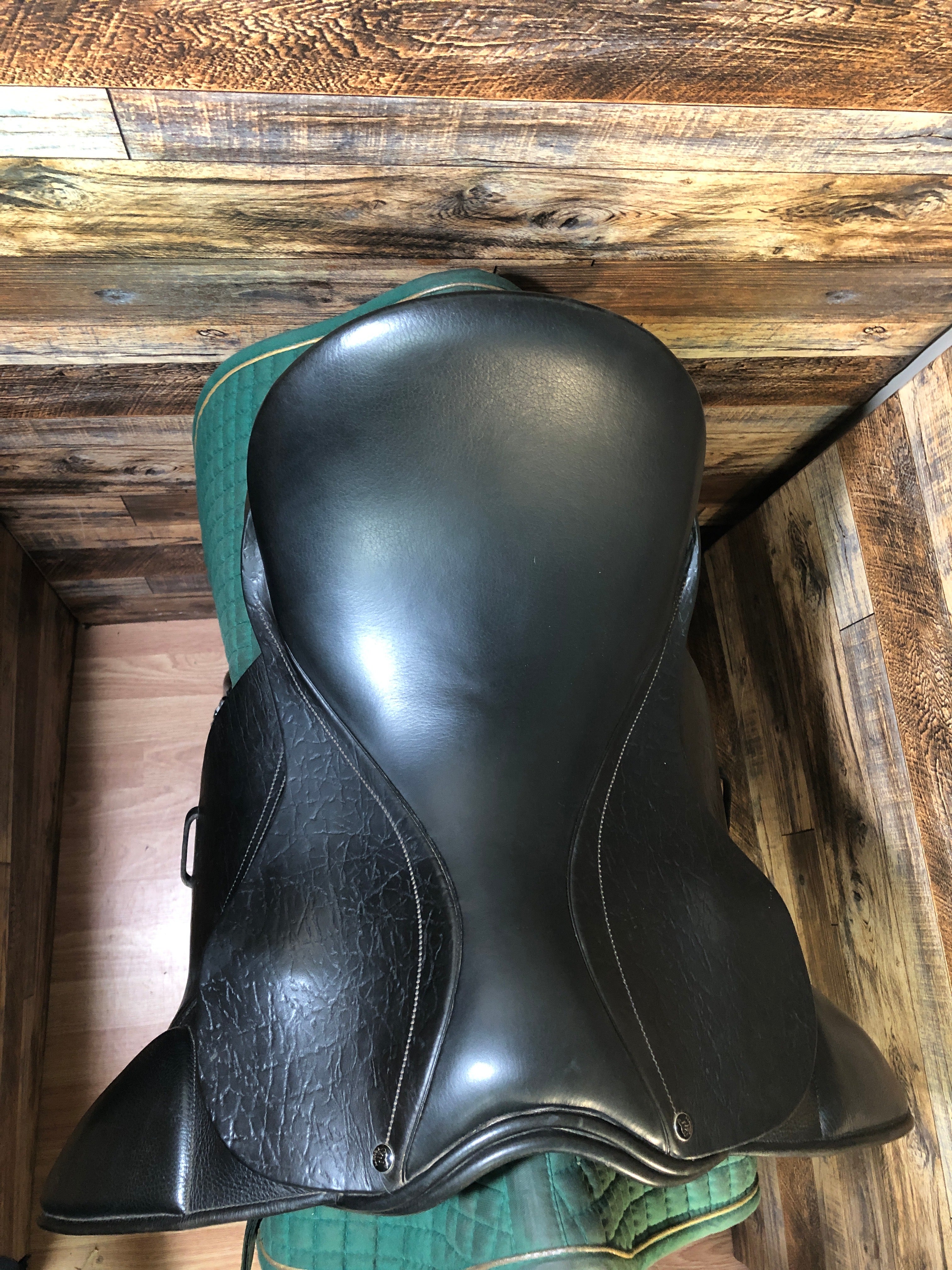 17.5" County Connection Dressage Saddle