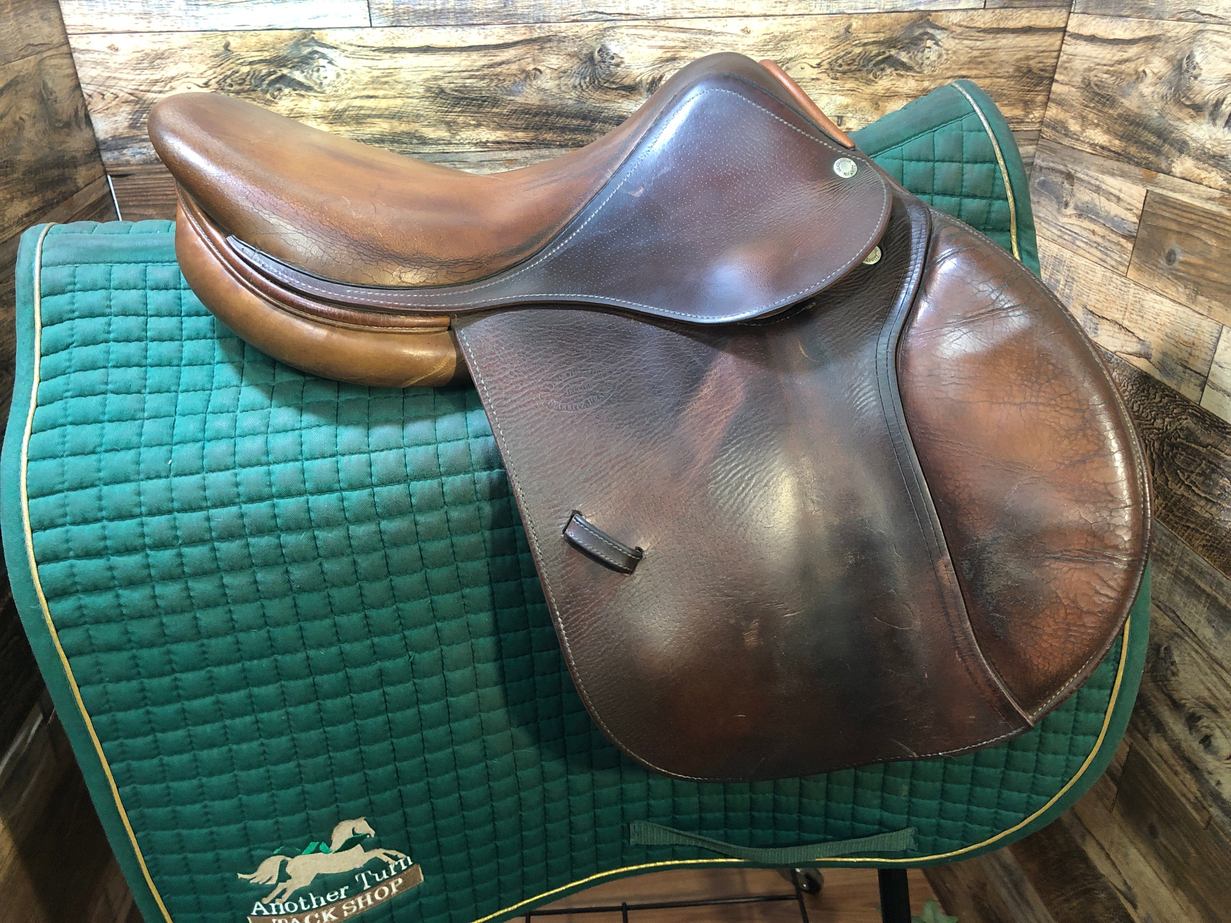 16" Devoucoux Huarra CC Saddle