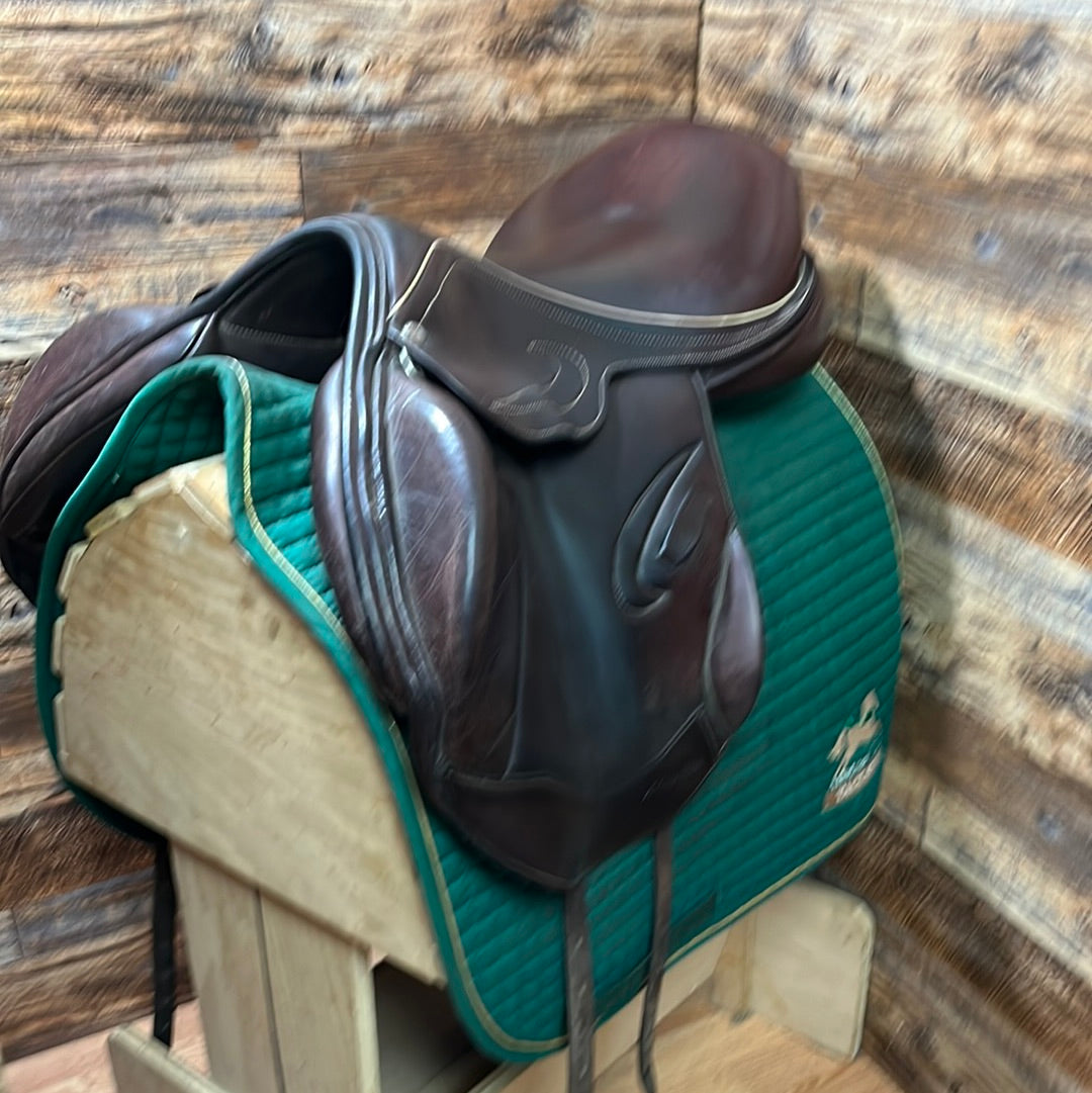 18" Adam Ellis Monoflap Jump Saddle