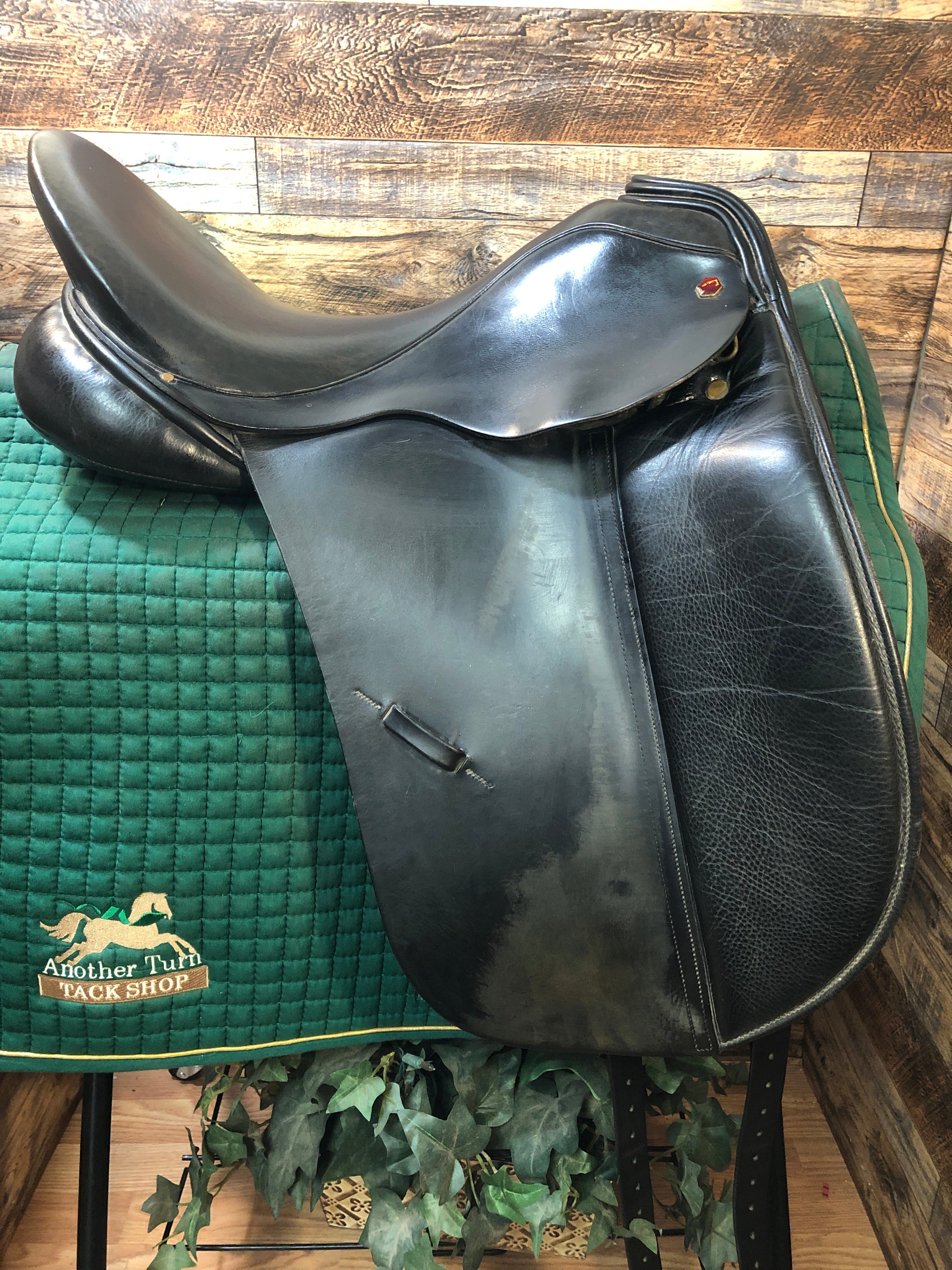 17" Albion SLK Dressage Saddle