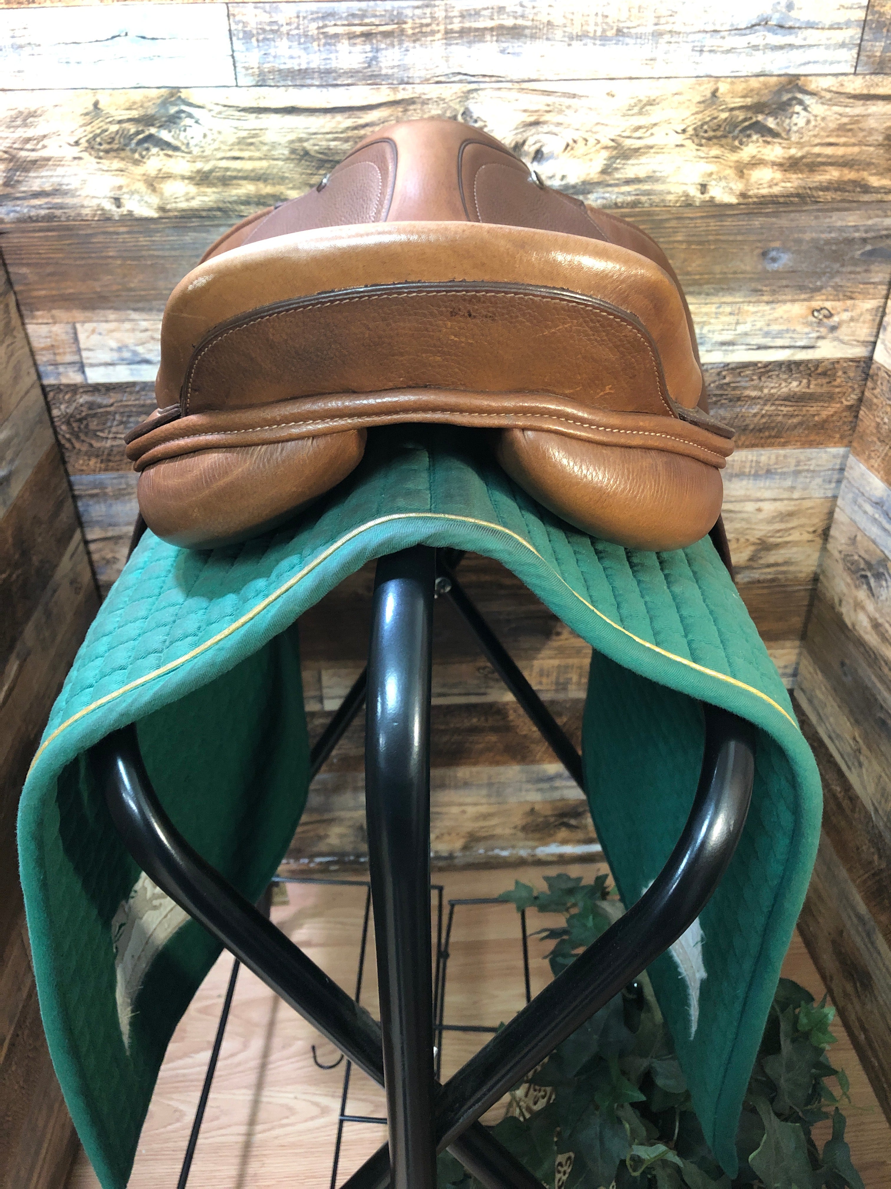17" Ovation Close Contact Adjustable