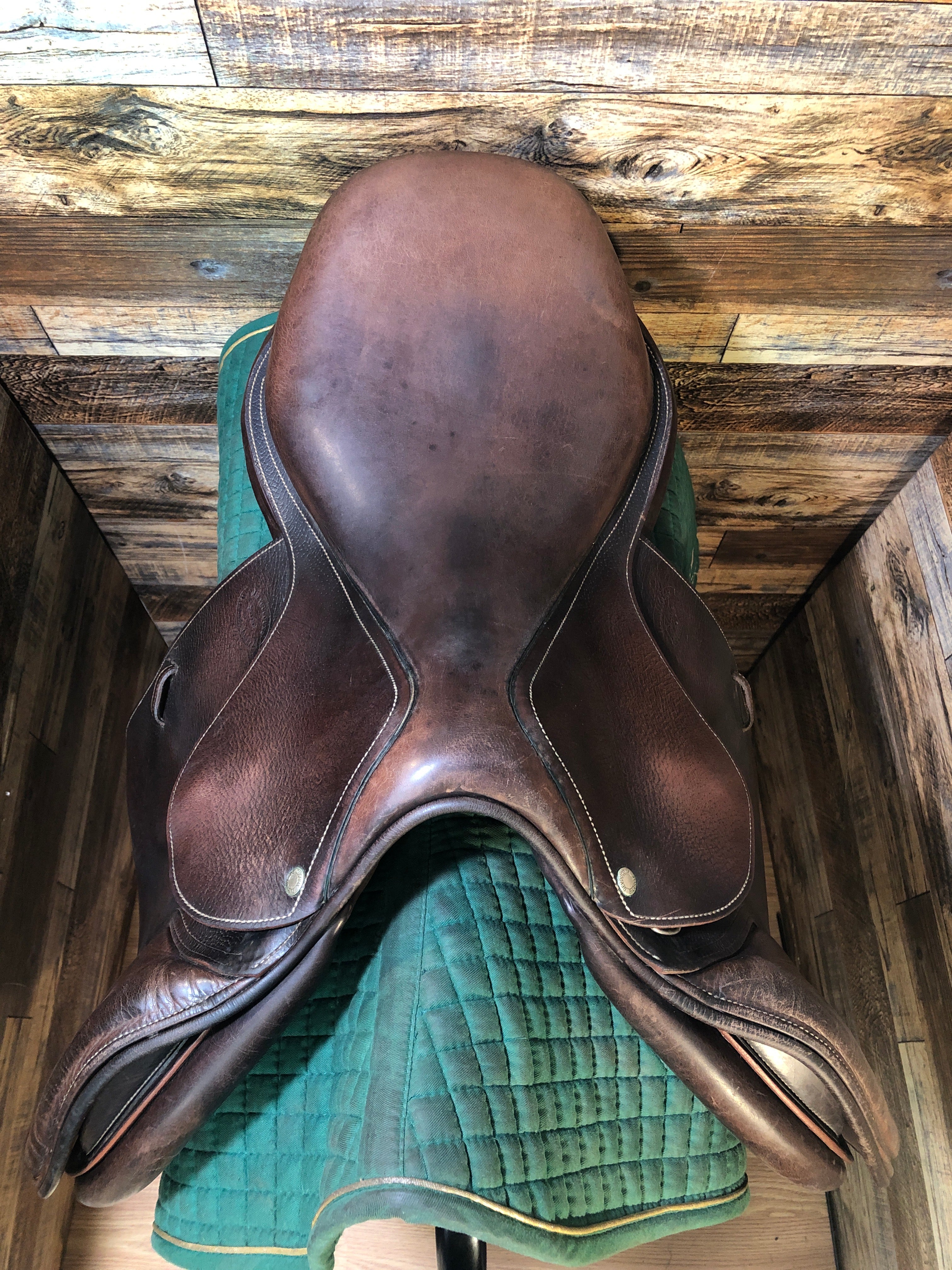 17" Devoucoux Close Contact Saddle (2007)