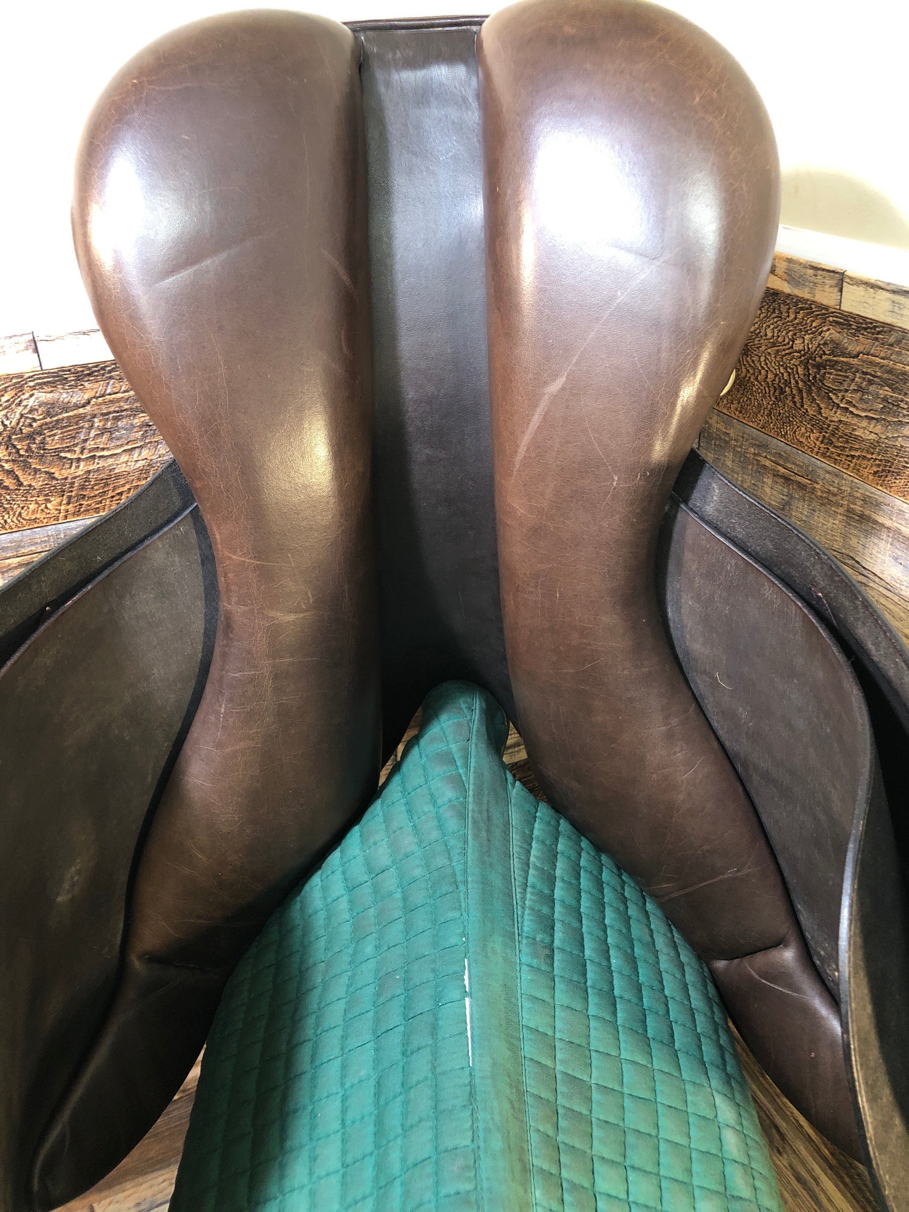 17.5" Lauriche Close Contact Saddle