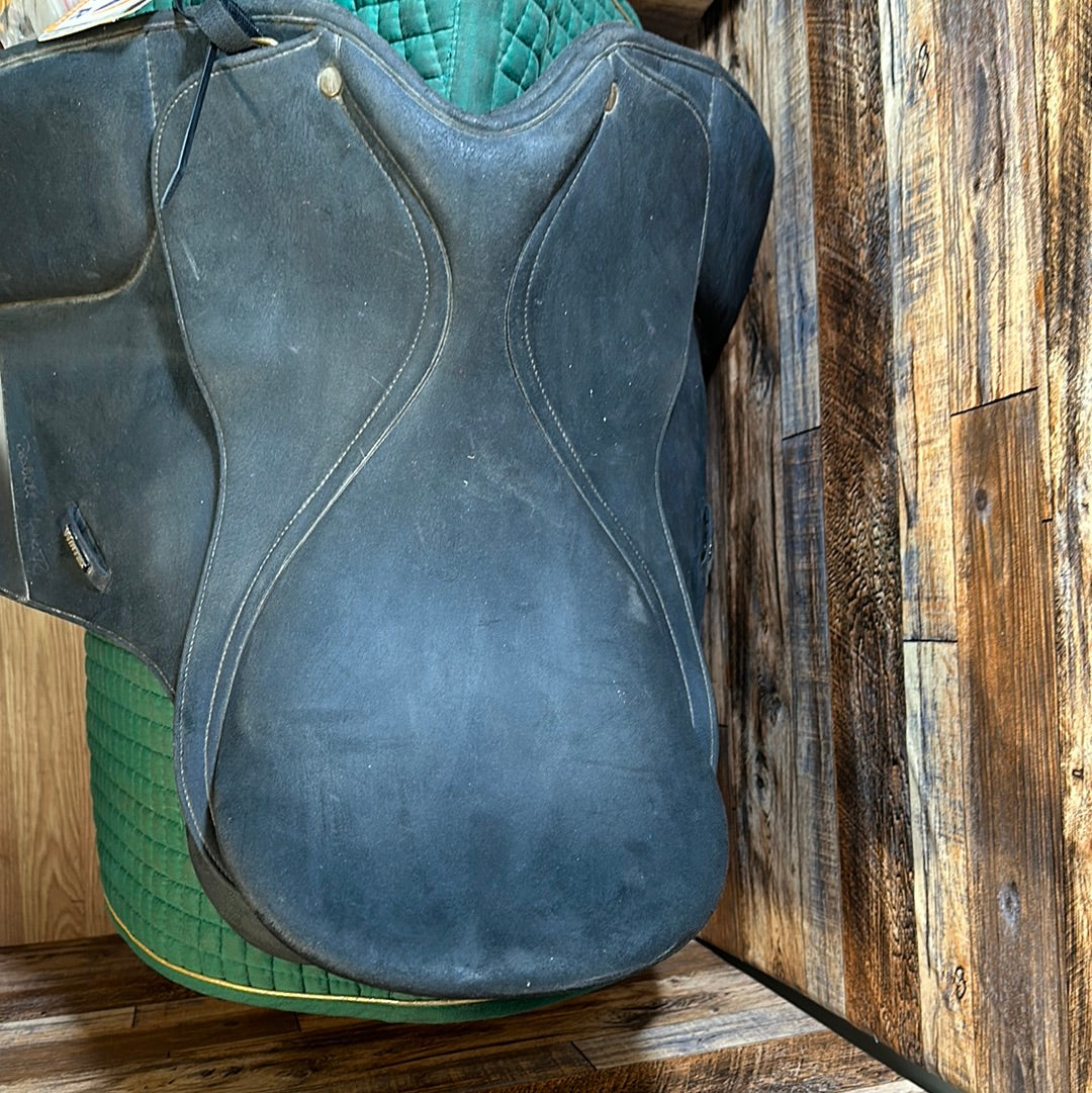 17" Isabell Dressage Saddle