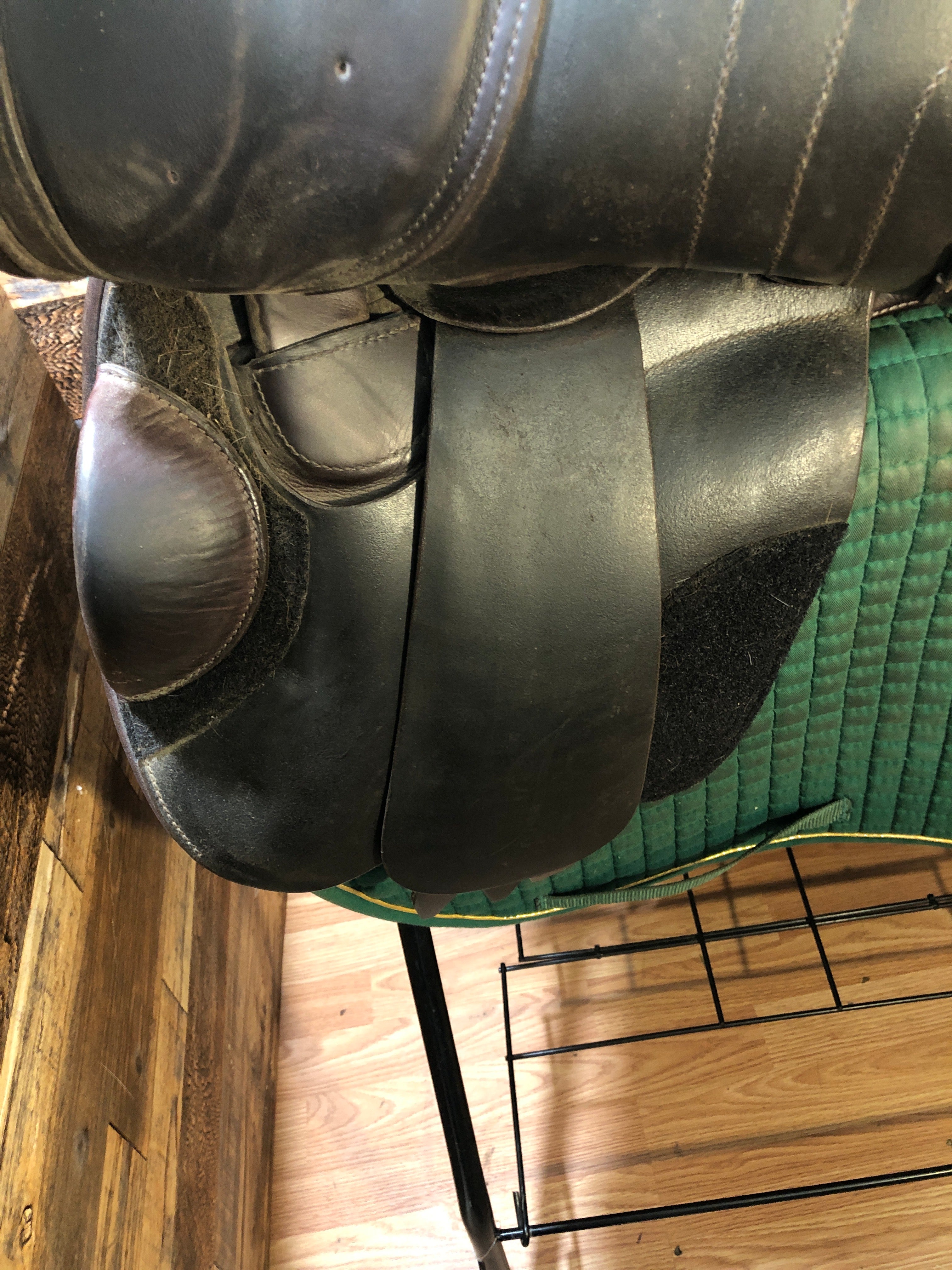 17" Schleese Jete Jump Saddle