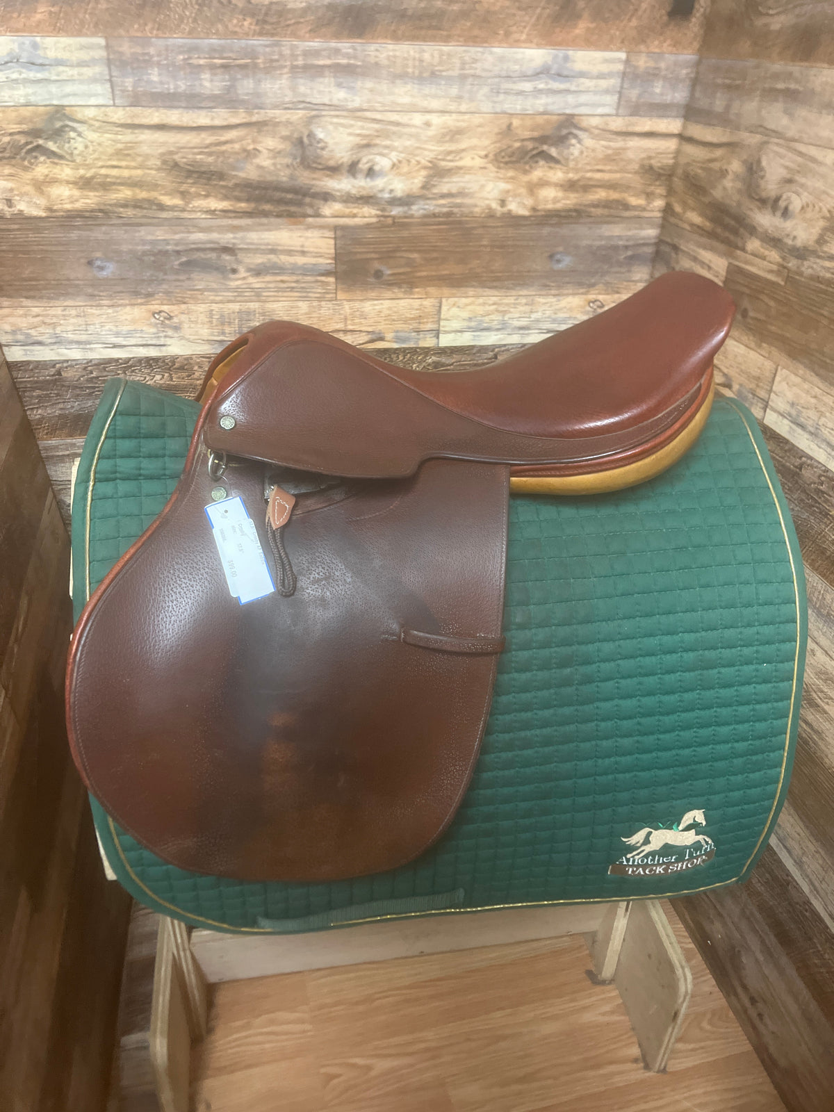 17.5" Crosby Close Contact Saddle